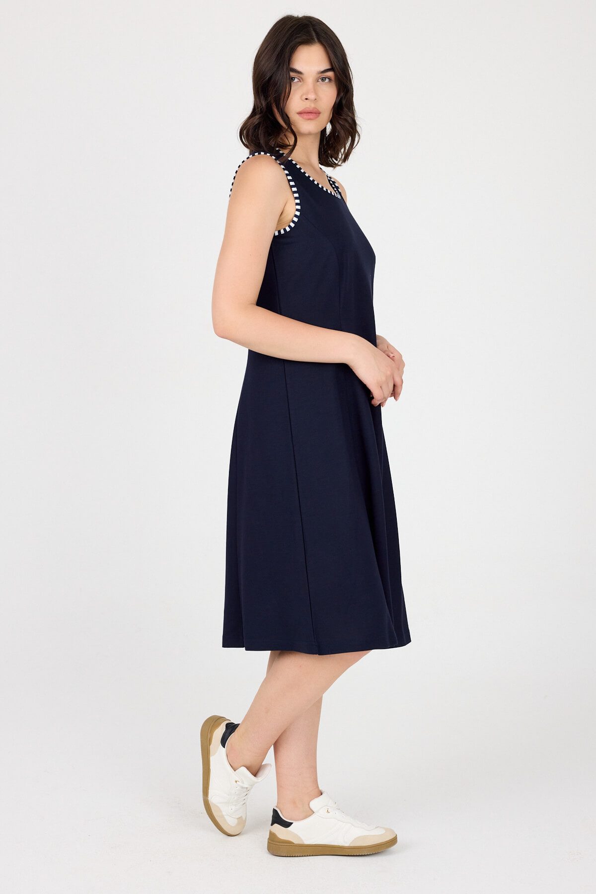 Phistan Midikleid Damenkleid aus Viskosemix – ärmellos