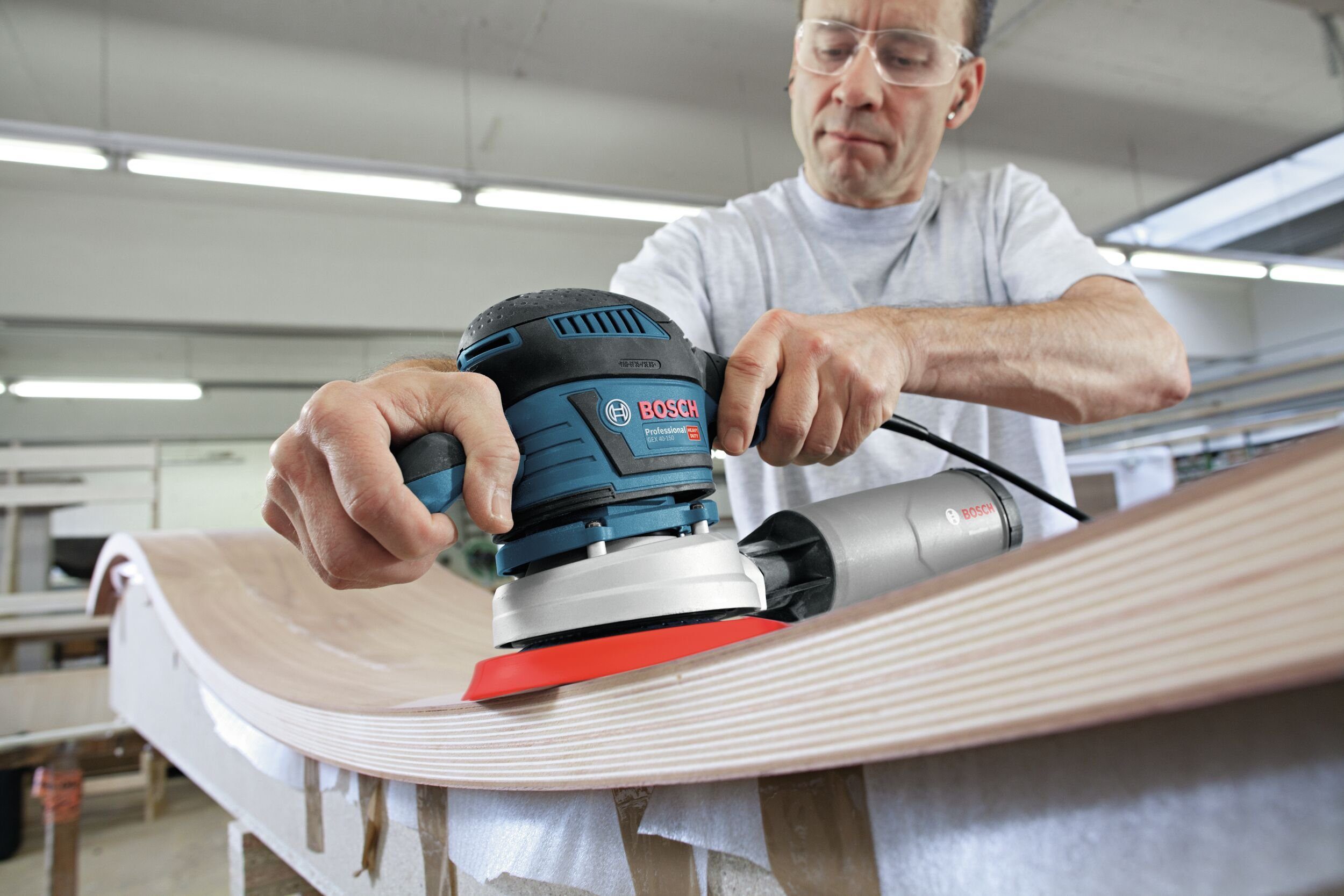 Bosch Professional Exzenterschleifer GEX 40-150, max. 12000 U/min, 24000 U/min, Mit Mehrlochschleifblatt C470 - im Karton