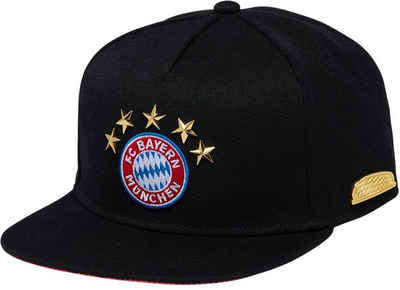 FC Bayern München Plüschfigur Snapback Cap Allianz Arena