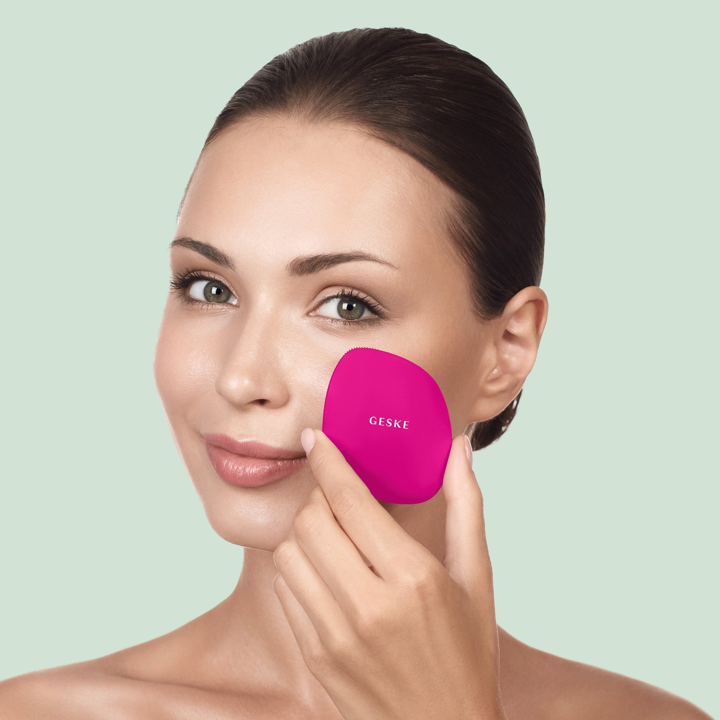 Du Mit in APP GESKE der Gesichtsreinigungsbürste deine 4 Tech Elektrische SmartAppGuided™ kostenloser Beauty Magenta GESKE inkl. German 1, personalisierte (SmartAppGuided erhältst 1-tlg., Facial Hautpflegeroutine. Device), App Packung, Brush