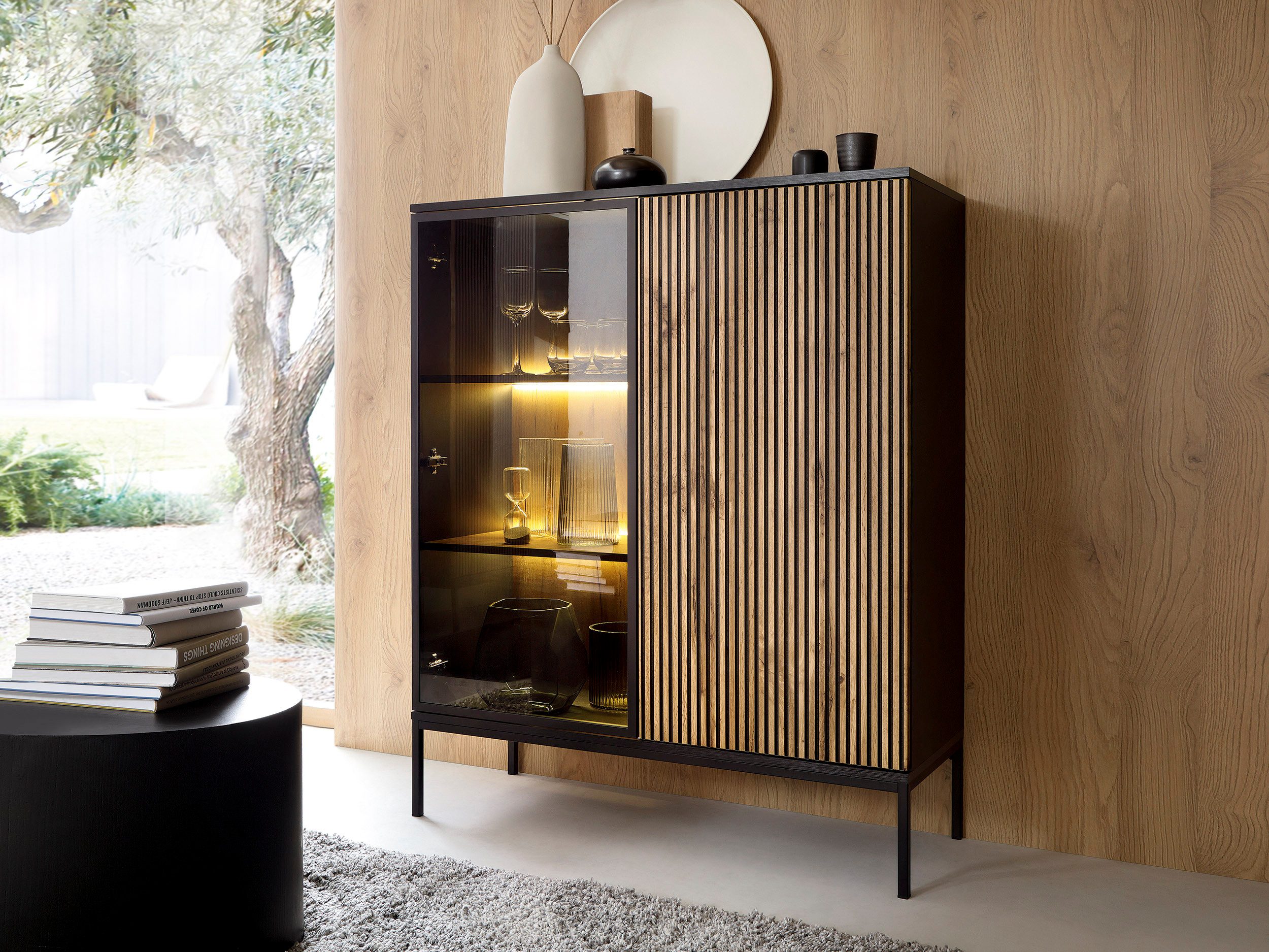 Compleo Vitrine LINO mit gerifflete Front, Loft stil, 2 Türen günstig online kaufen