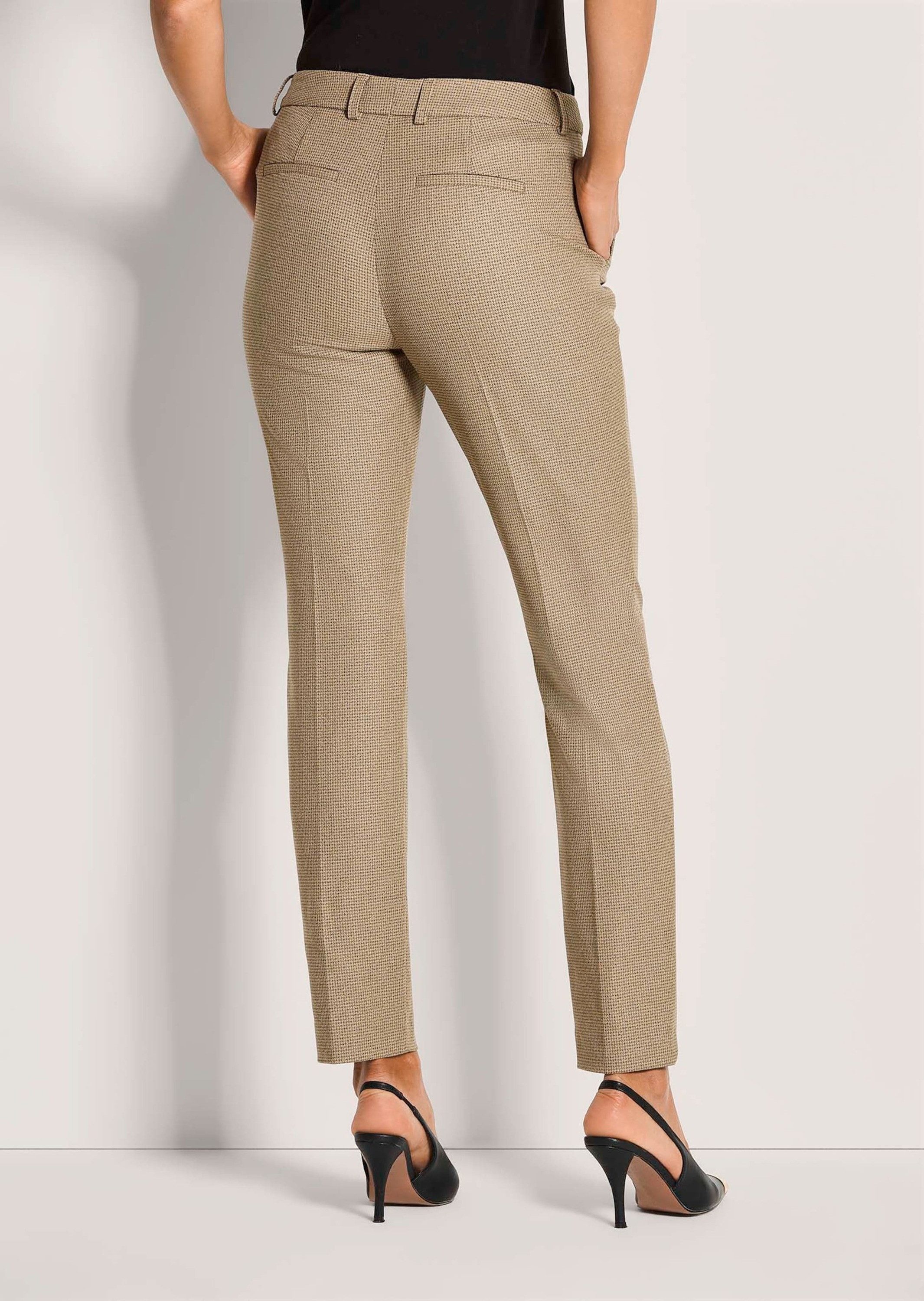MADELEINE Stoffhose Kurzgröße: Mid Waist Chinohose mit Bügelfalten Businesshose in schlankem Design mit formstabilem Bund