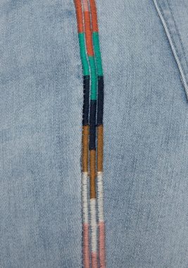 LASCANA High-waist-Jeans mit seitlicher Stickerei