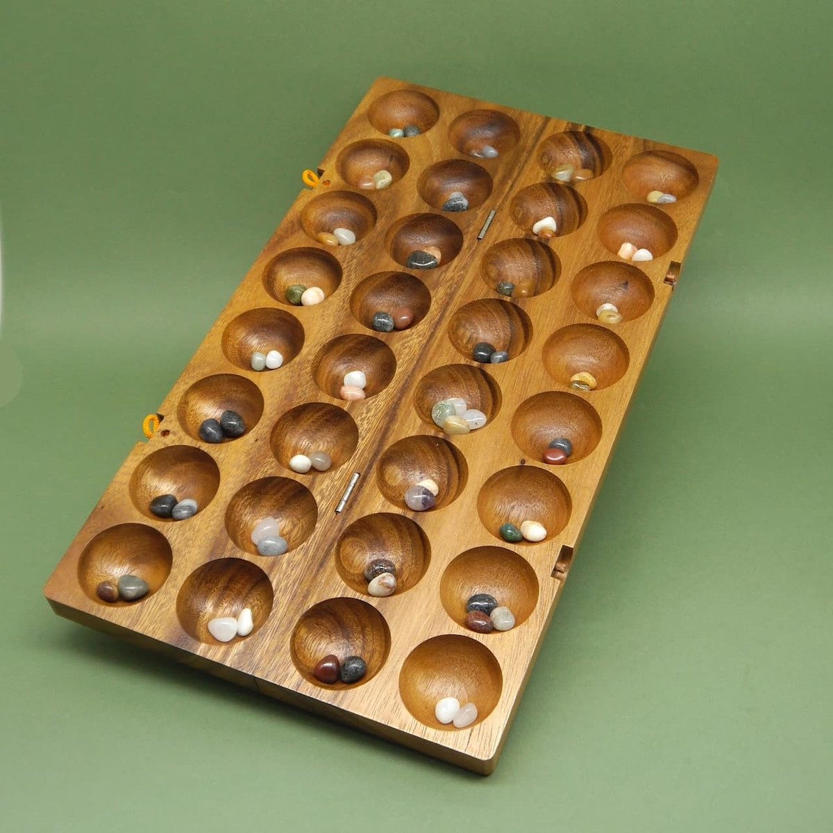 ROMBOL Denkspiele Spiel HUS BAO - hochwertiges Steinchenspiel inkl. Halbedelsteinen, Strategiespiel, Holzspiel
