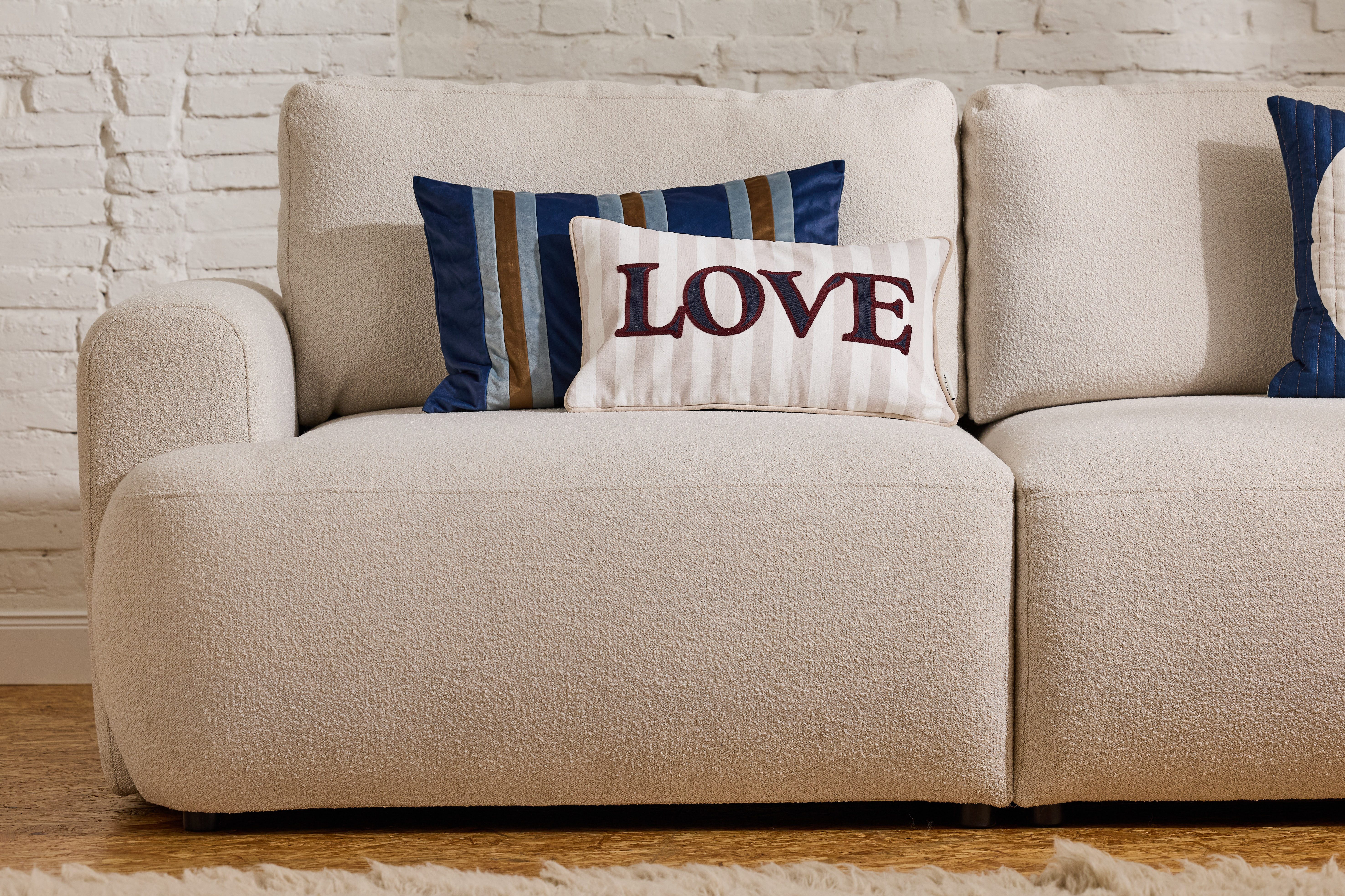 TOM TAILOR HOME Big-Sofa SO SOFT SOFA – klare organische Form mit ausgewogenem Sitzkomfort, 225/287 x 110 cm, im schönen Boucléstoff SLO