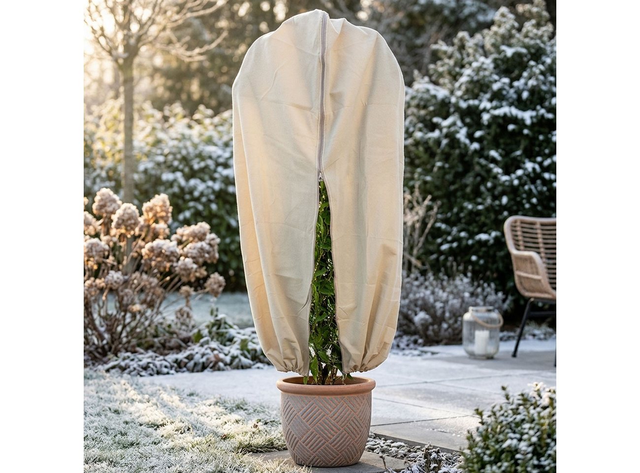 Casativo Winterschutzhaube Pflanzenabdeckung XL H180 x B120cm Winterschutz Reißverschluss Zugband (1-St., 1er-Set & 3er-Set), Frostschutz-Haube für Kübelpflanzen & Sträucher, Vlies 80 g/m²