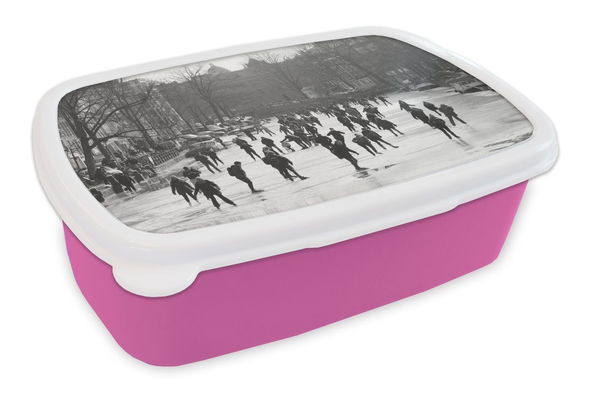 MuchoWow Lunchbox Menschen, die auf der Prinsengracht Schlittschuh laufen - Schwarz -, Kunststoff, (2-tlg), Brotbox für Erwachsene, Brotdose Kinder, Snackbox, Mädchen, Kunststoff rosa