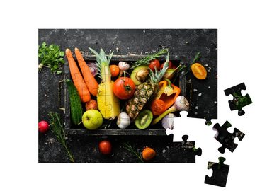 puzzleYOU Puzzle Frisches Gemüse und Obst in einer Holzkiste, 48 Puzzleteile, puzzleYOU-Kollektionen Essen und Trinken