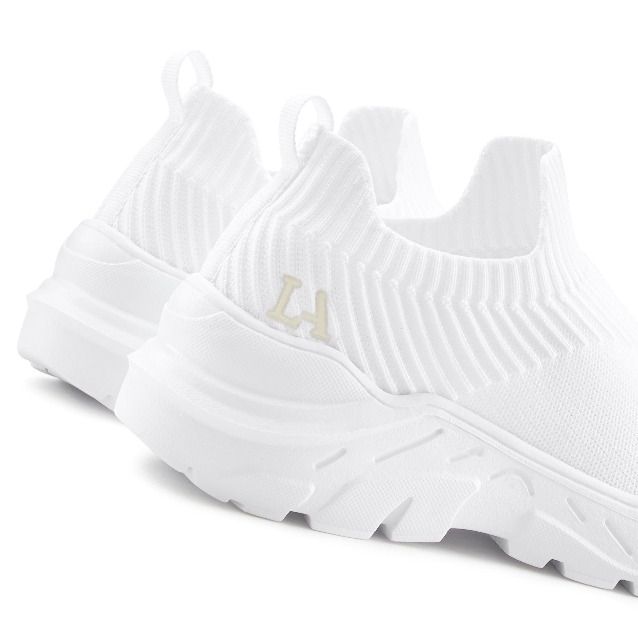 LASCANA Slip-On-Sneaker, Sneaker Halbschuh, Slipper, Freizeitschuh zum Reinschlüpfen VEGAN