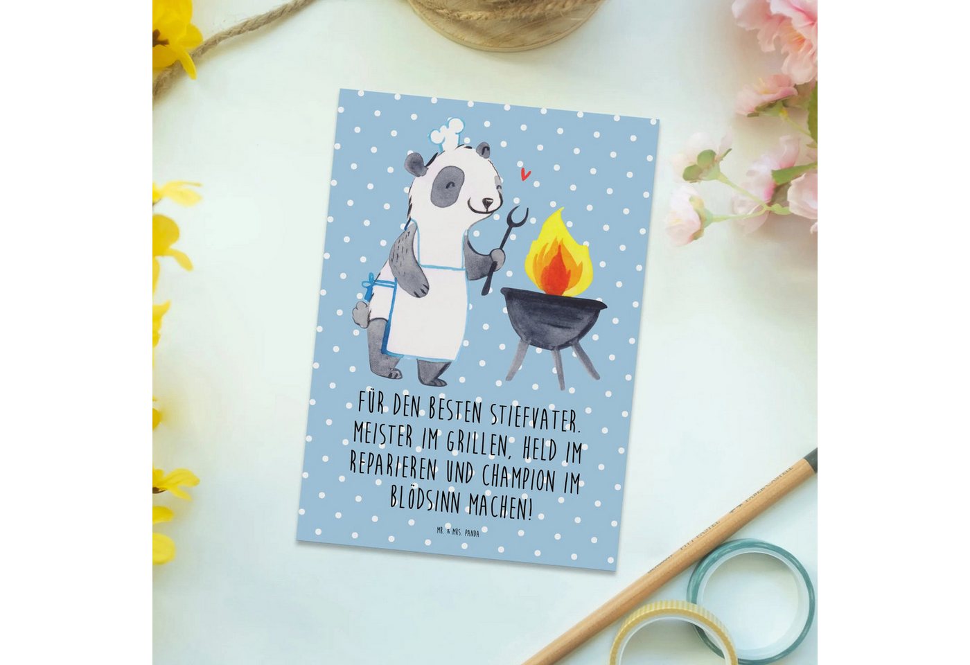 Thumbnail - Mr. & Mrs. Panda Postkarte Bester Stiefvater - Blau Pastell - Geschenk, Held reparieren, Einladu, Liebevolles Design