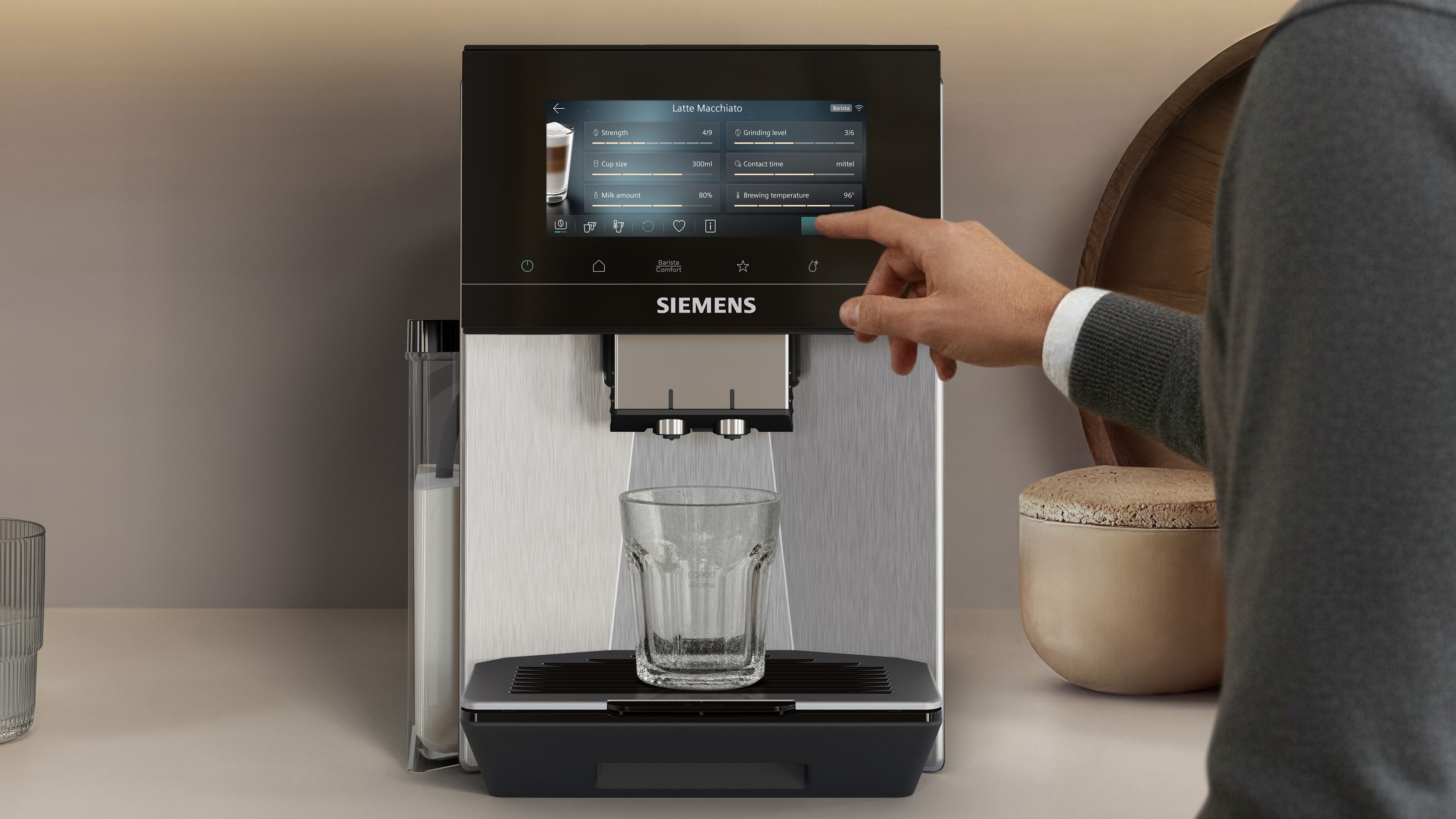 SIEMENS Kaffeevollautomat EQ900 TQ923E43, 41 versch. Getränke, XL-Getränke, Doppeltassenfunktion, farbiges 6.8'' TFT-Display, individuelle Aromaeinstellung, Edelstahl