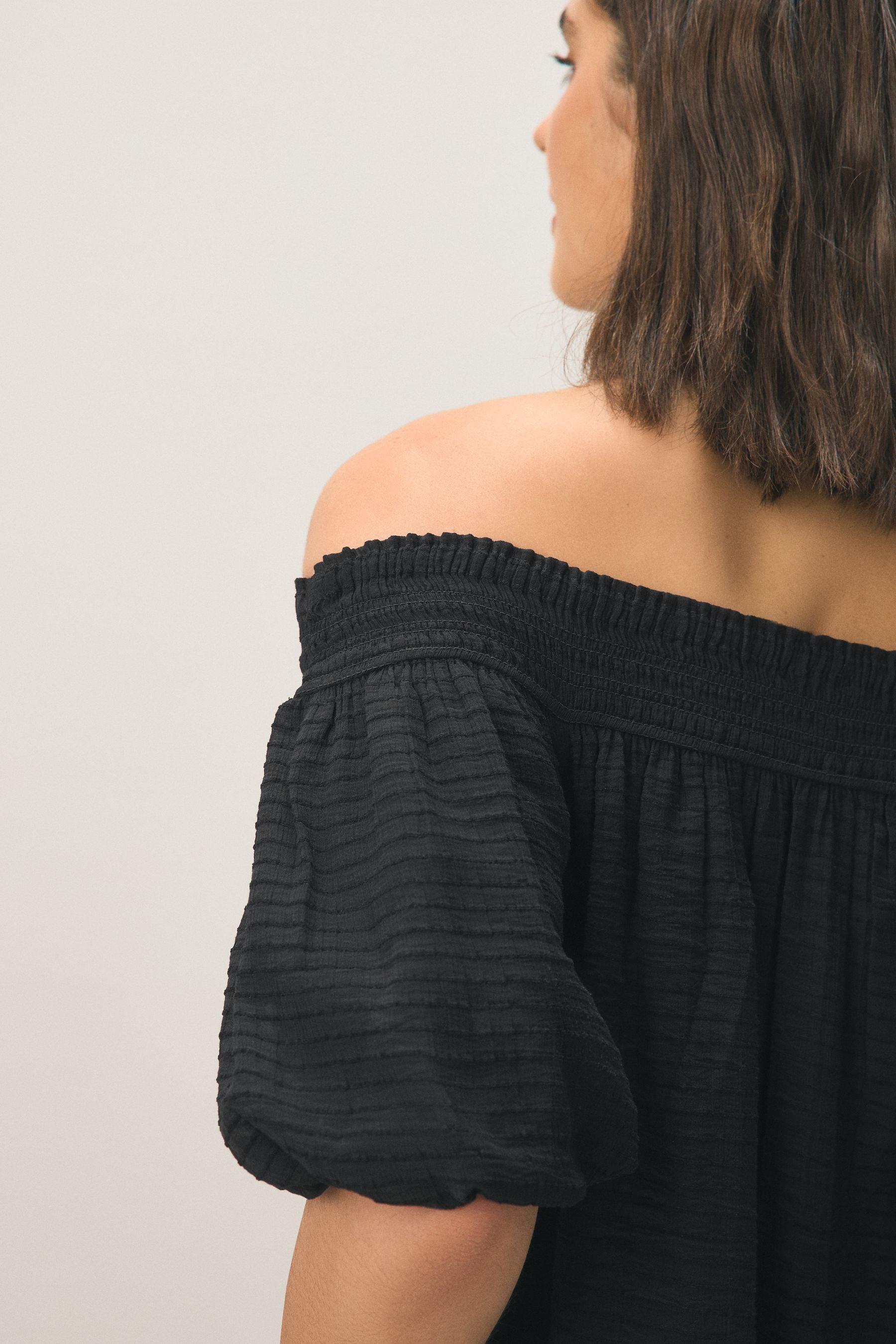 Next Bandeaukleid Strukturiertes Bandeau-Minikleid in Knitteroptik (1-tlg)