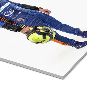 Posterlounge Acrylglasbild Motorsport Images, Lando Norris seitlich mit Helm, McLaren Team 2021, Wohnzimmer Fotografie