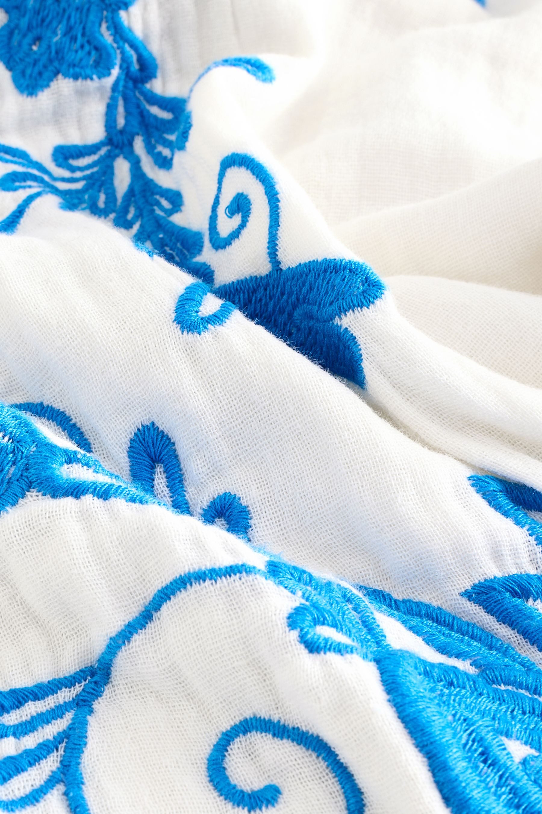 Next Kurzarmbluse Relaxed Fit Kurzarmbluse mit Stickerei (1-tlg)