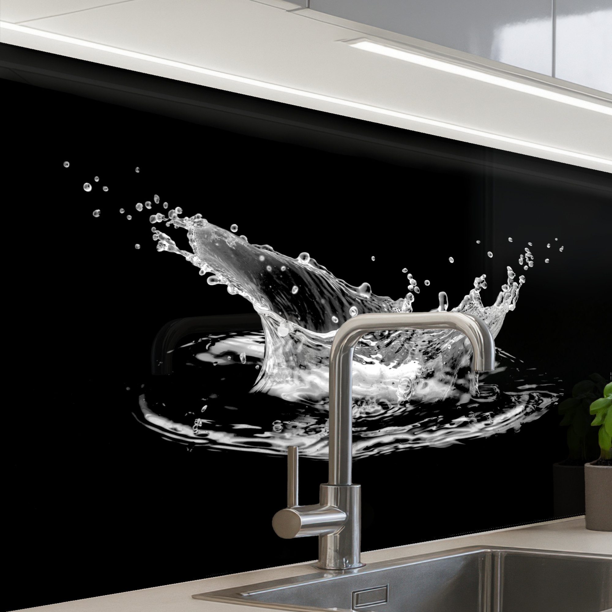 Küchenrückwand selbstklebend Wasser - Splash - Wasser - Schwarz