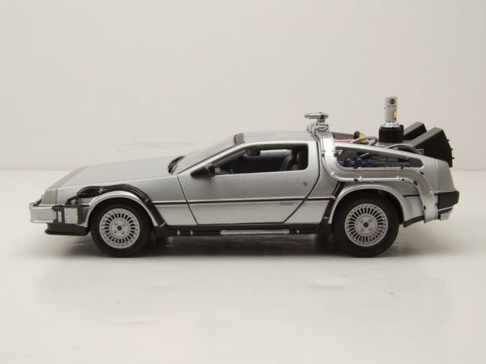 Welly Modellauto DeLorean Zurück in die Zukunft Teil 2 fliegend, Maßstab 1:24