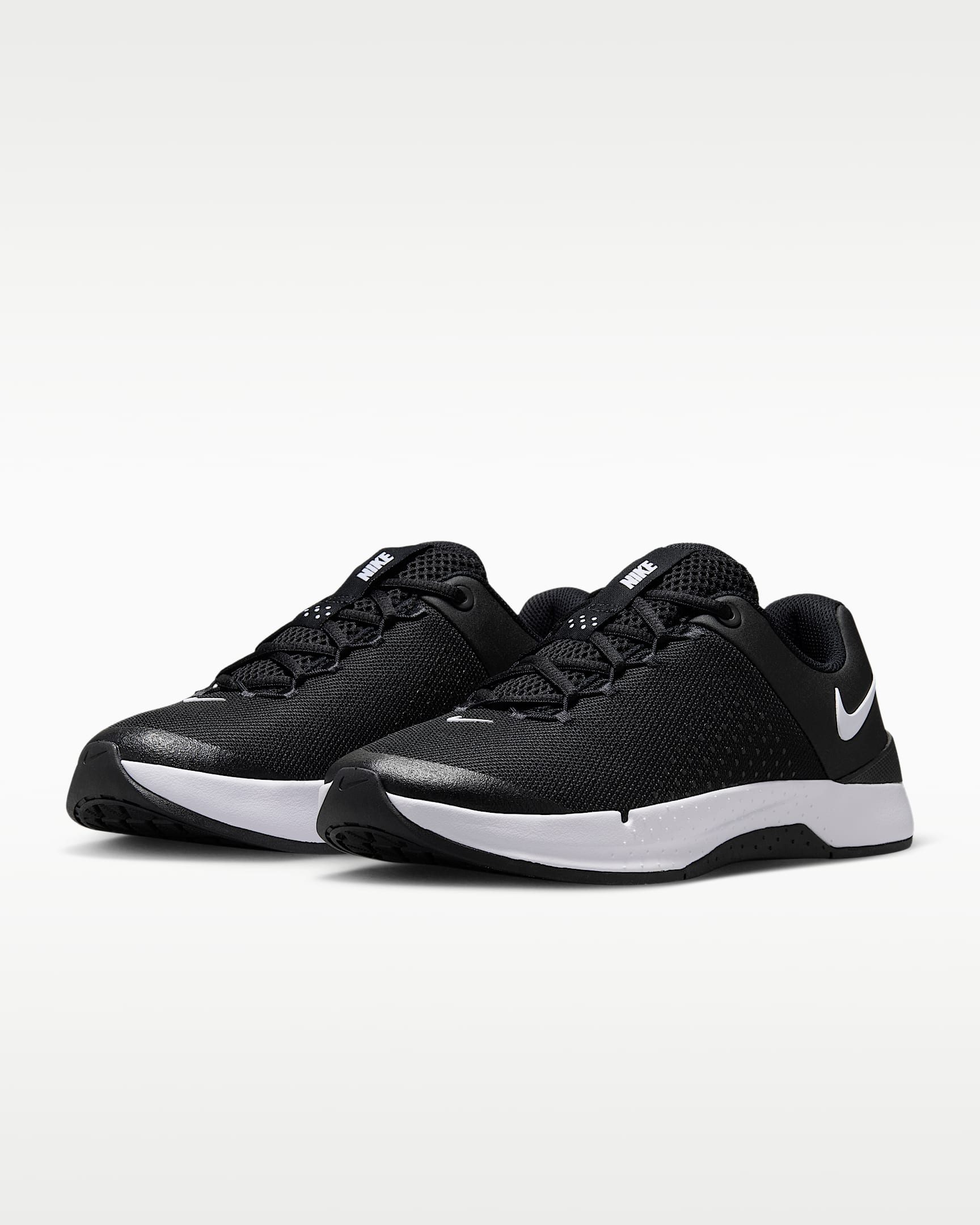 Nike MC TRAINER 4 Trainingsschuh ideal für Gym und Fitnessstudio