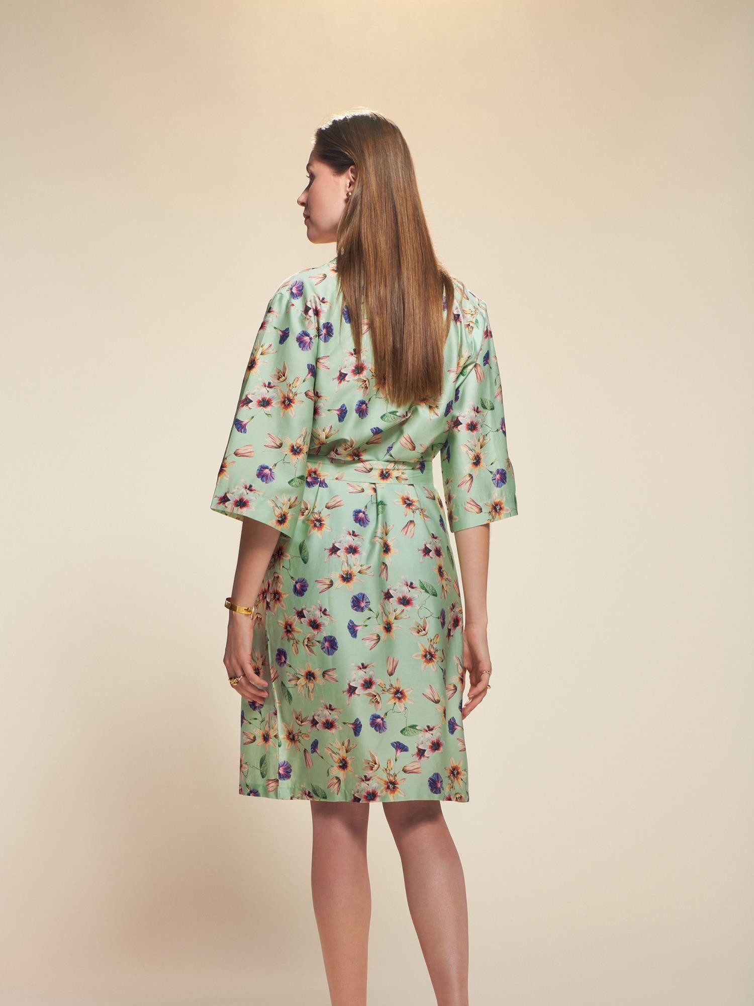 Essenza Kimono Sarai Fiorre, Kurzform, Kimono-Kragen, Gürtel, mit wunderschönem Blumenprint