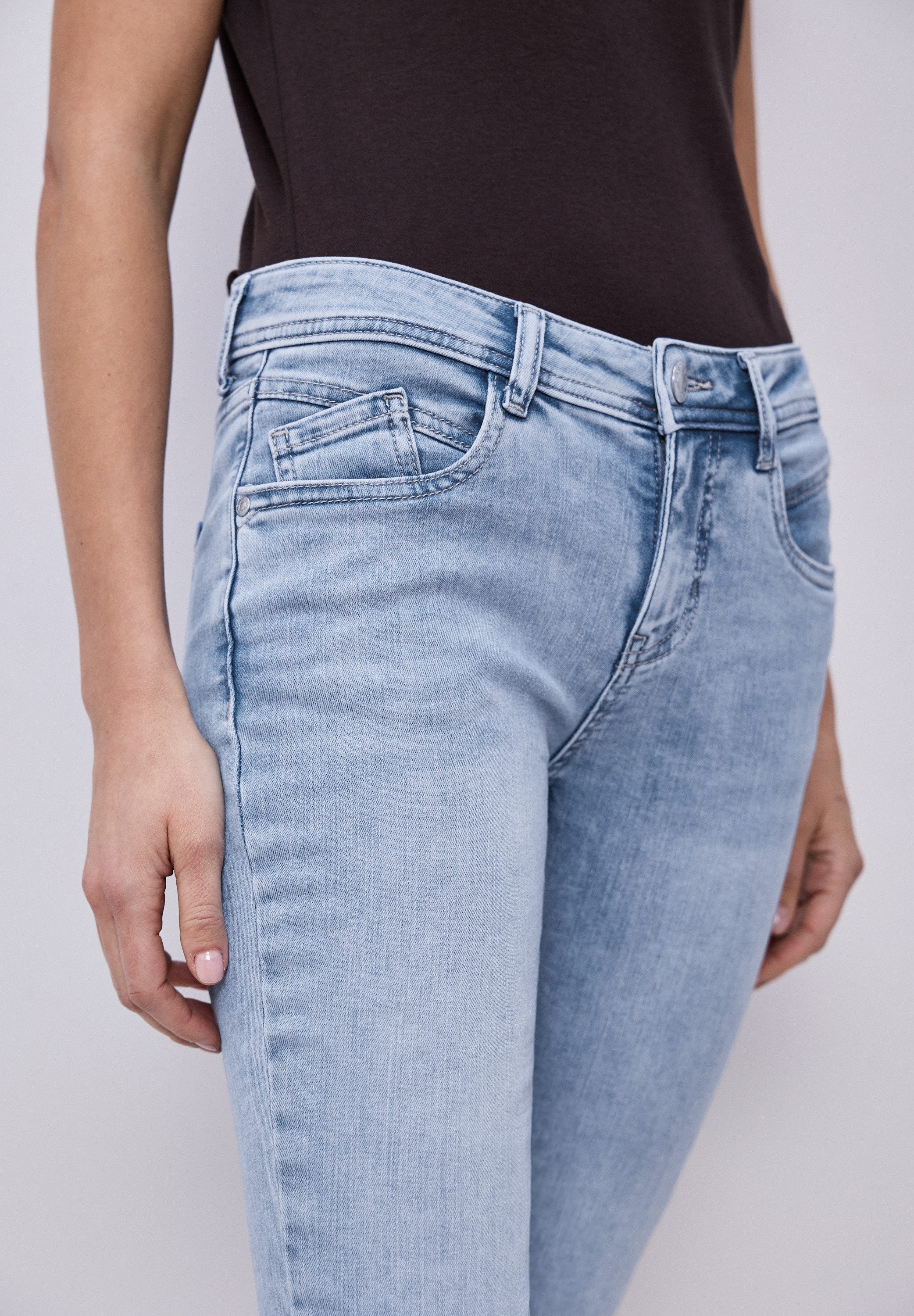 STREET ONE Slim-fit-Jeans Style York im Five-Pocket Style – Bild 3 von 5