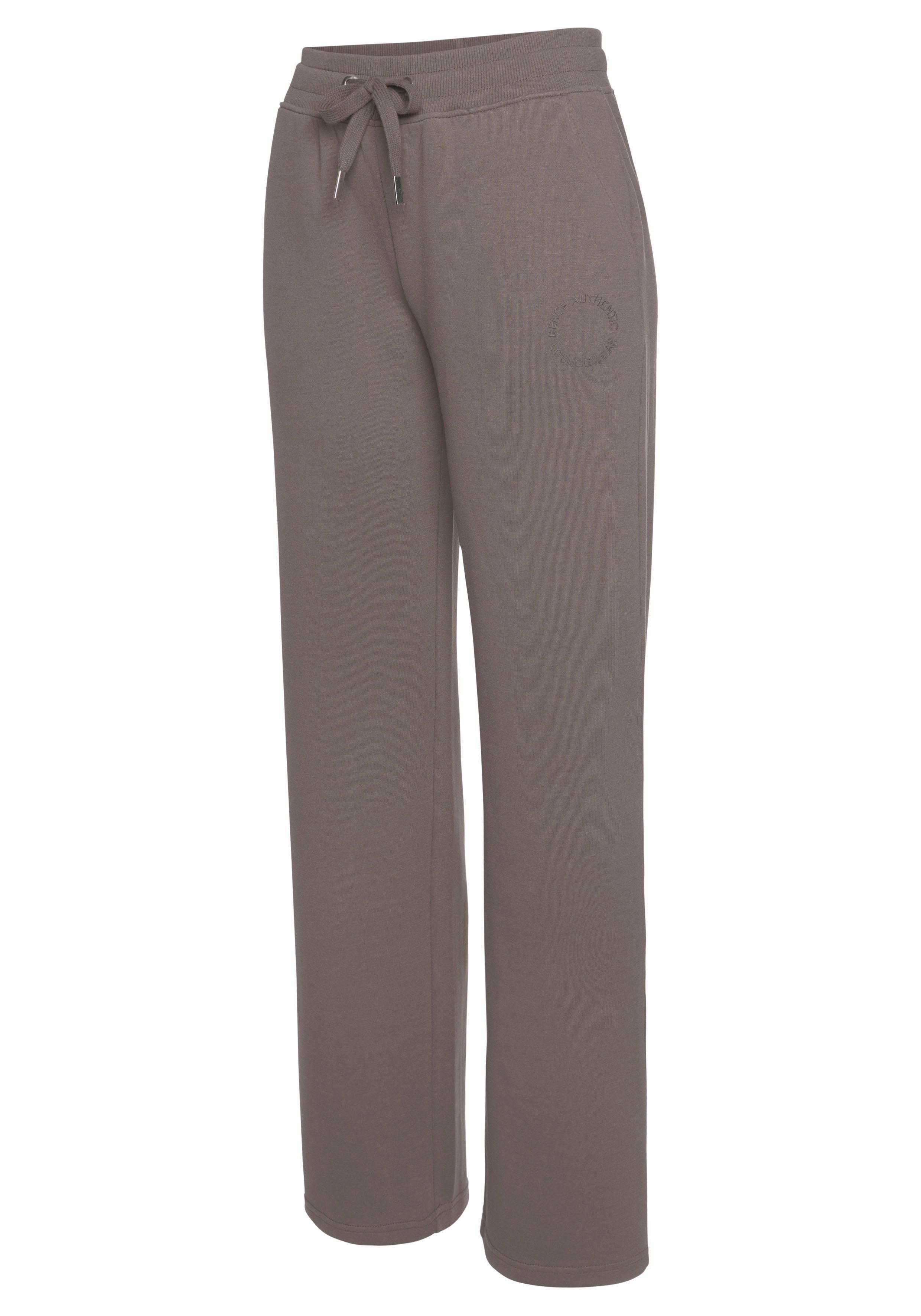 Bench. Loungewear Loungehose Relaxhose mit Logostickerei und Eingrifftaschen, Loungewear