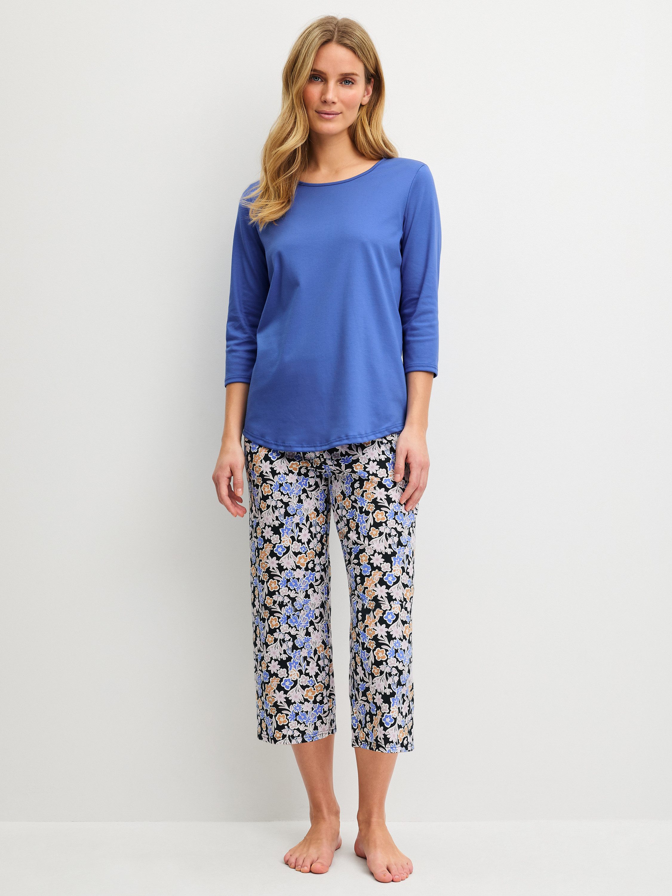 CALIDA Capri-Pyjama Flower Dreams Damen (2 tlg) Weich, atmungsaktiv, locker geschnitten