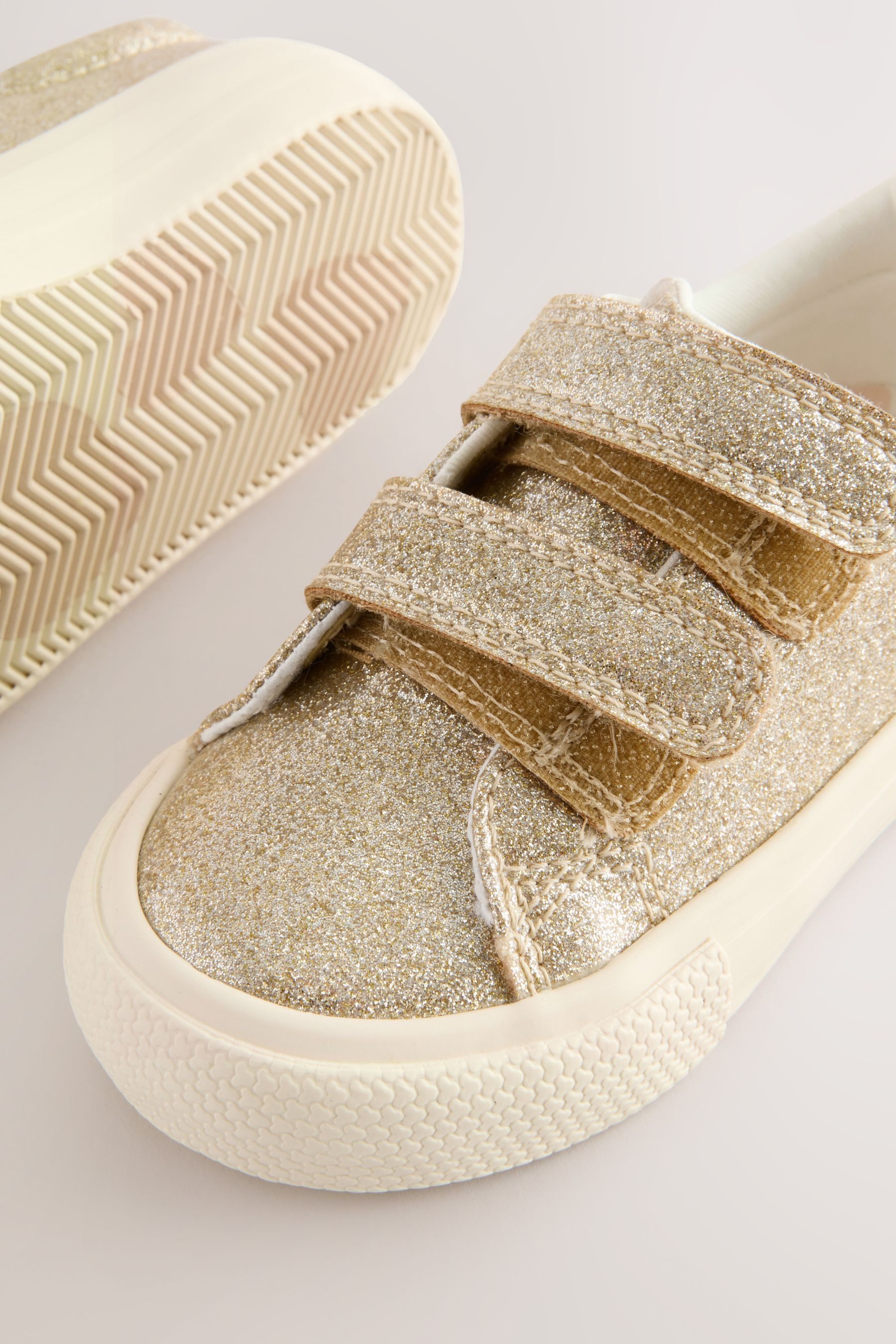Next Derber Sportschuh mit Klettverschluss Sneaker (1-tlg)