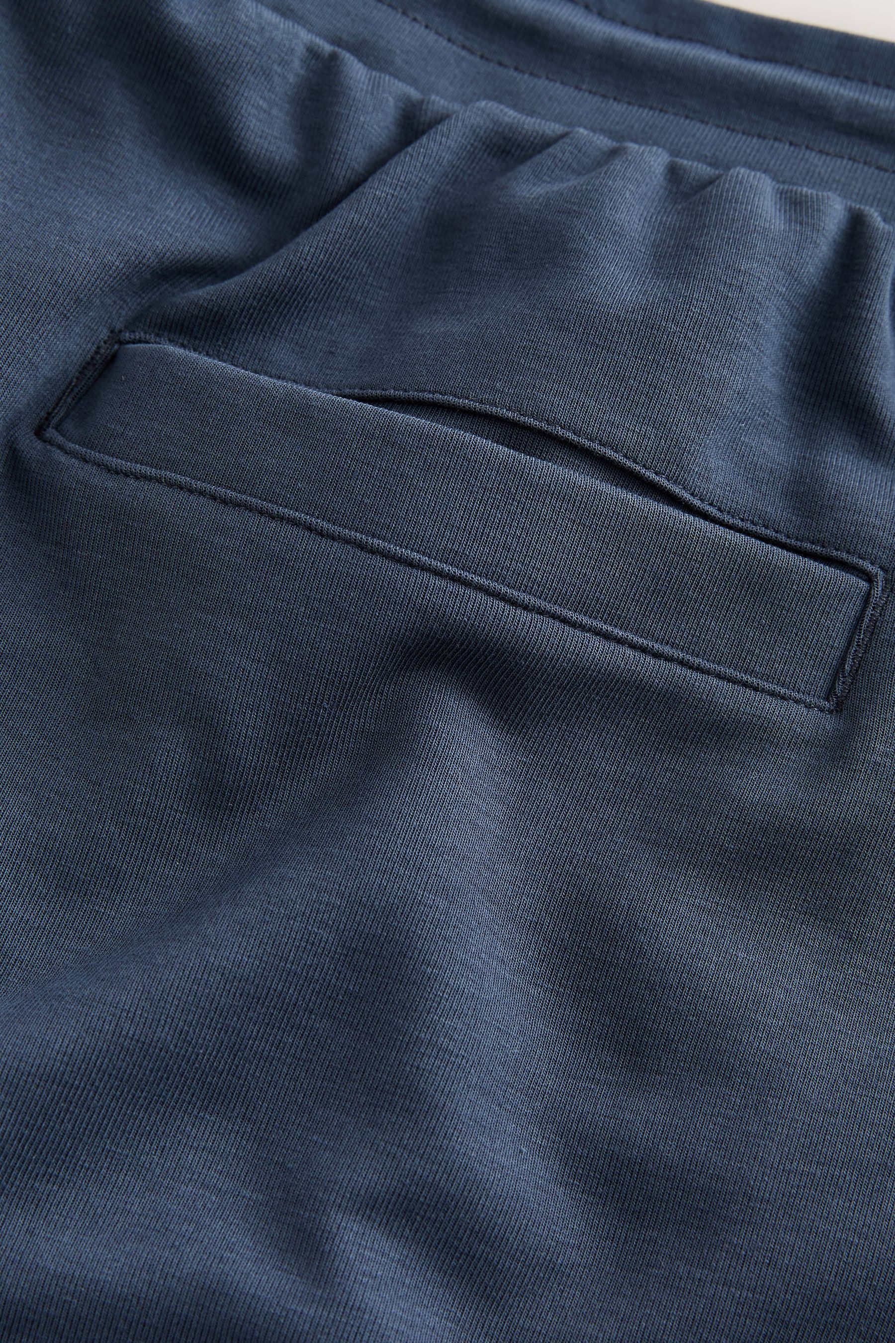 Next Sweatshorts Straight Fit Jersey-Shorts, Reißverschlusstasche (1-tlg)