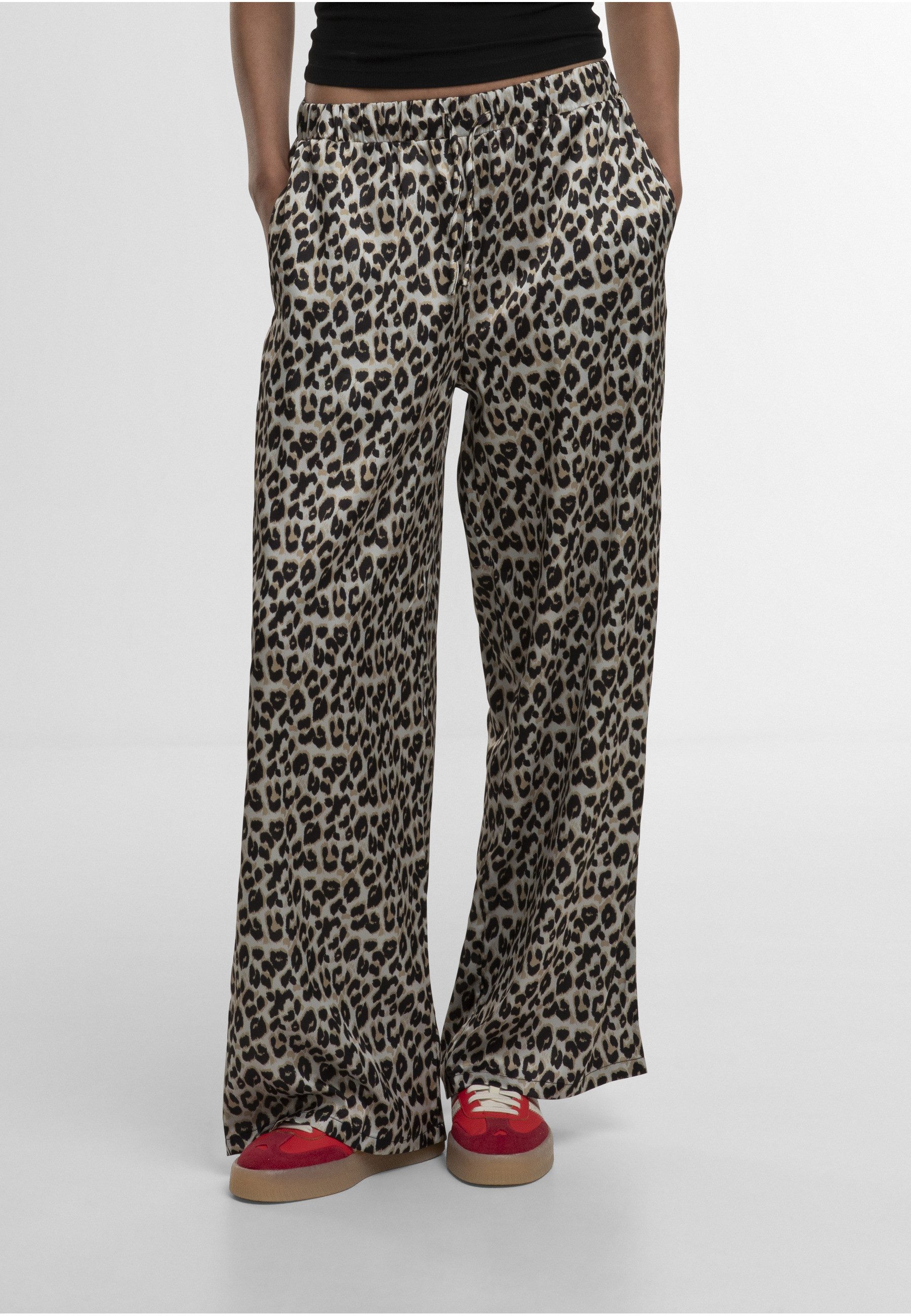 URBAN CLASSICS Stoffhose Urban Classics Ladies Leo Resort Pants (1-tlg)