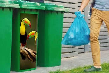 MuchoWow Wandsticker Vögel - Tukan - Zweig - Tiere - Regenbogen (1 St), Mülleimer-aufkleber, Mülltonne, Sticker, Container, Abfalbehälter