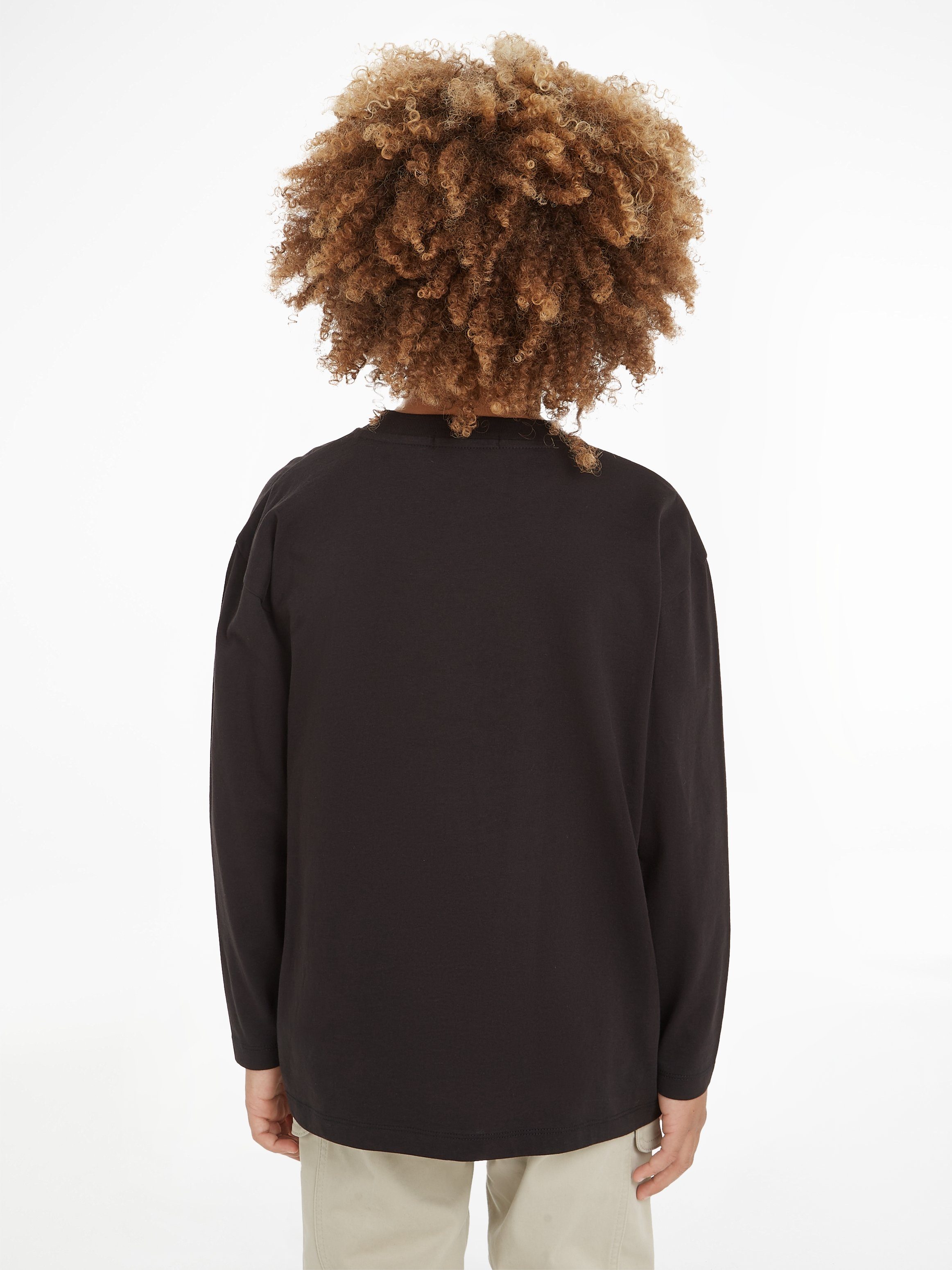 Jeans INST. RELAXED Calvin Klein T-SHIRT Ck LOGO mit Langarmshirt Logodruck glänzenden LS Black