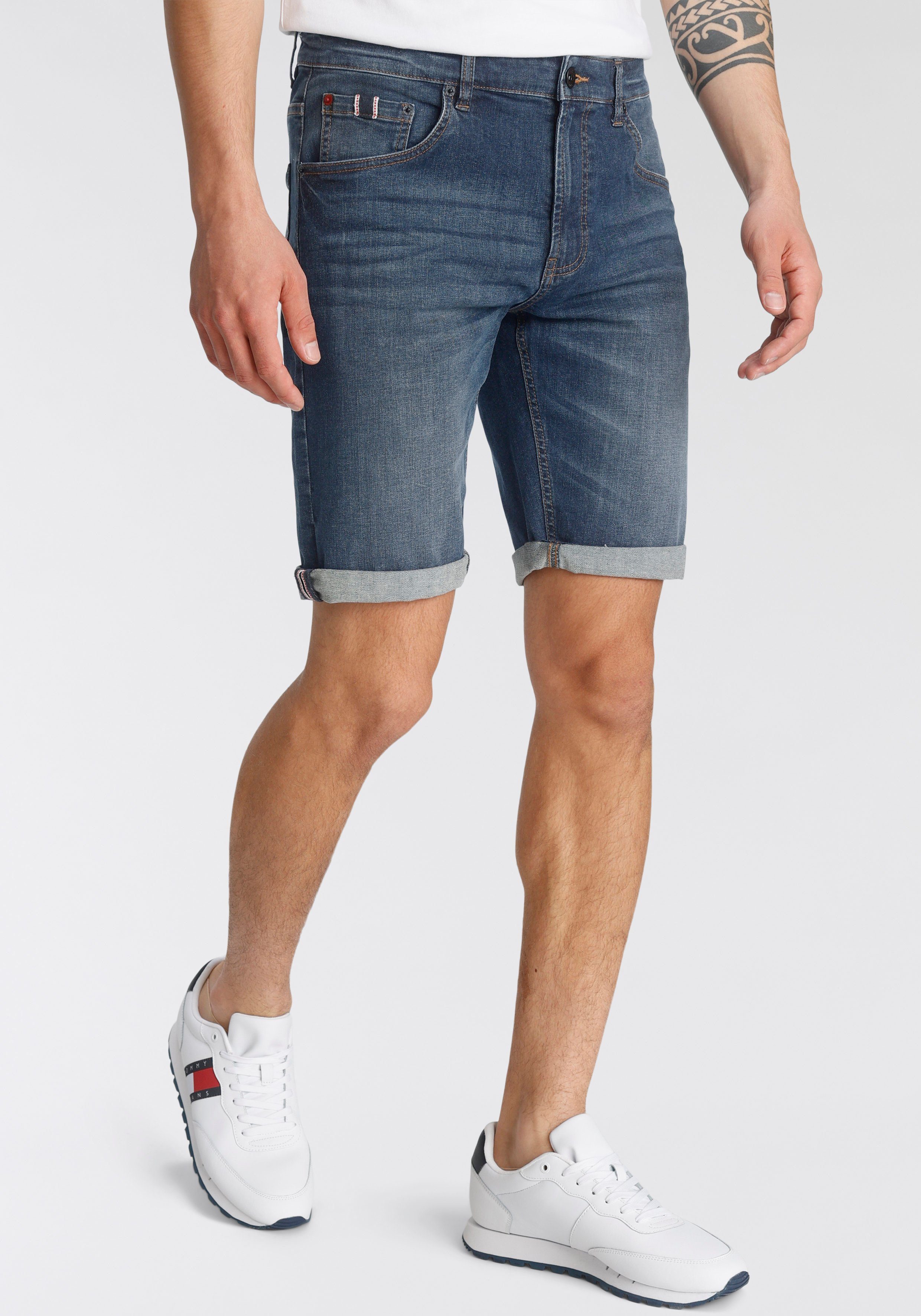 wassersparende dark-blue-washed H.I.S WASH Produktion Jeansshorts DEYO OZON durch