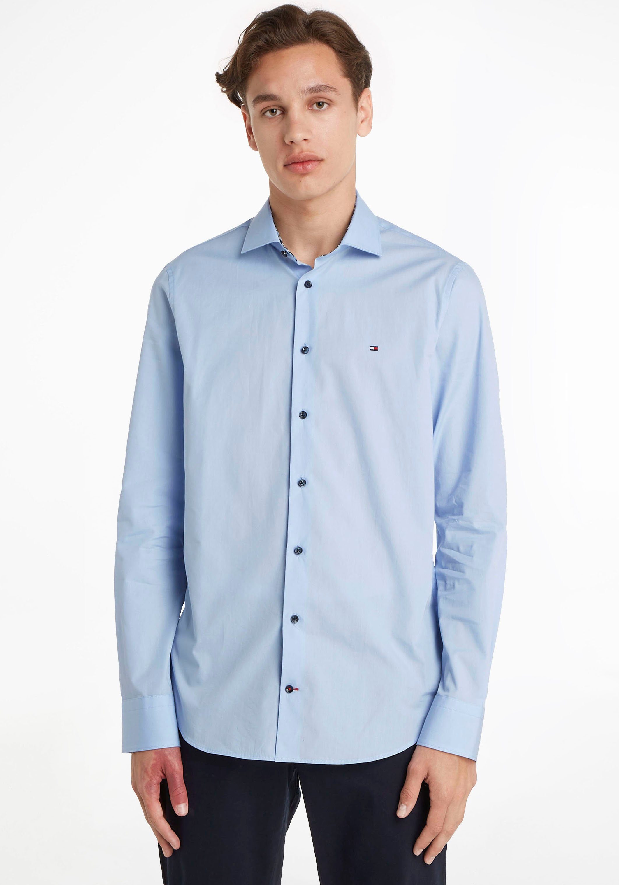 Tommy Hilfiger TAILORED Langarmhemd CL SOLID POPLIN SF SHIRT mit floralem  Muster in der Krageninnenseite