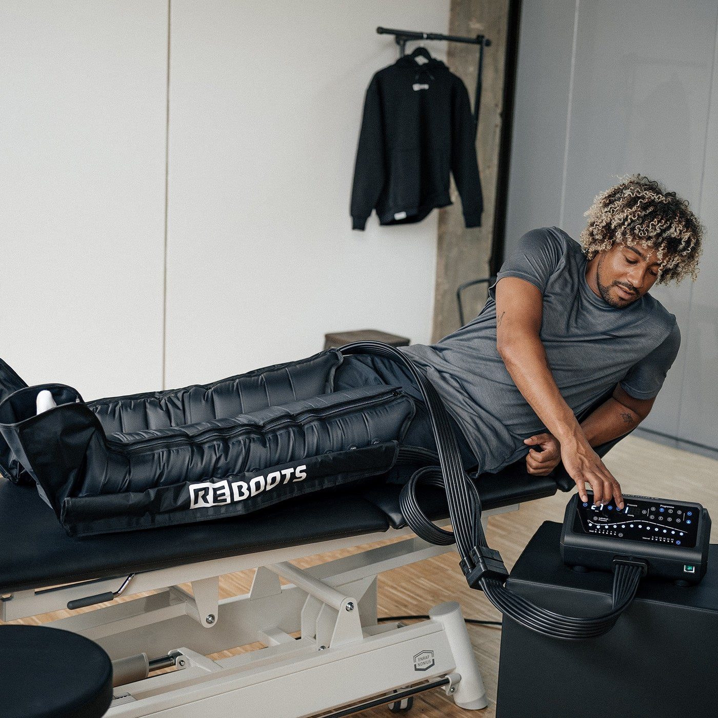 Reboots Massagegerät Reboots One Pro Recovery Pants – 12 Kammern & App-Steuerung