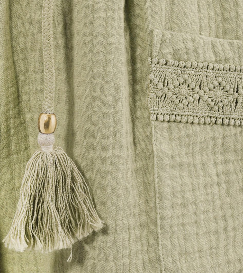 Aniston CASUAL Shorts mit Häkel-Applikationen verziert