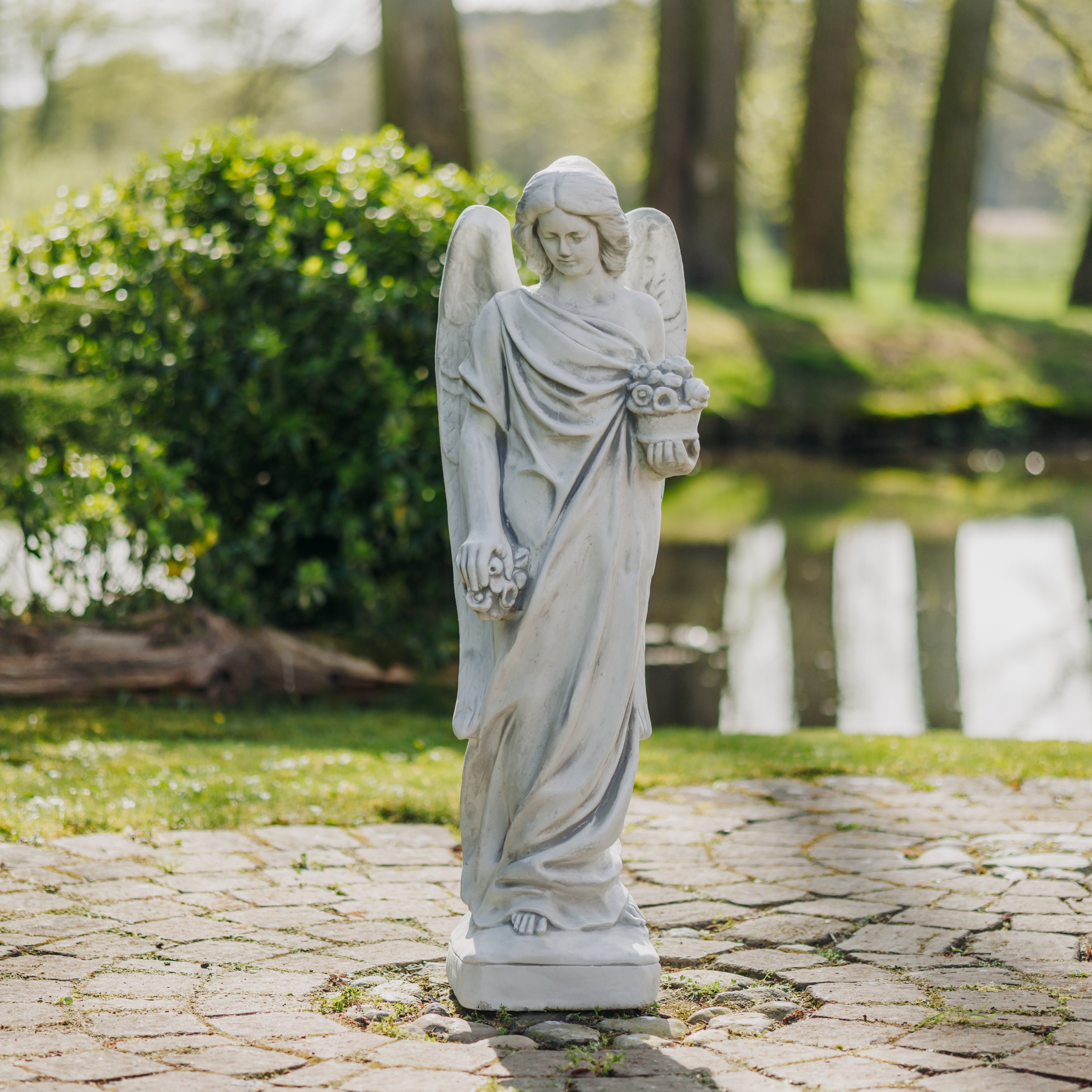 gartendekoparadies.de Gartenfigur Engel Statue auf Sockel, Steinfigur, H. 104 cm, 72 kg, Frostsicher