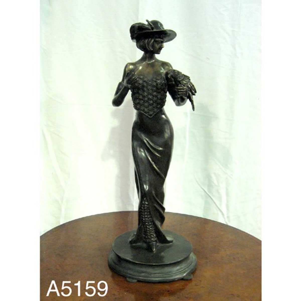 Casa mit Papagei Bronzefigur Luxus Dekofigur Büste Frau Elegante Bronze Figur - Padrino