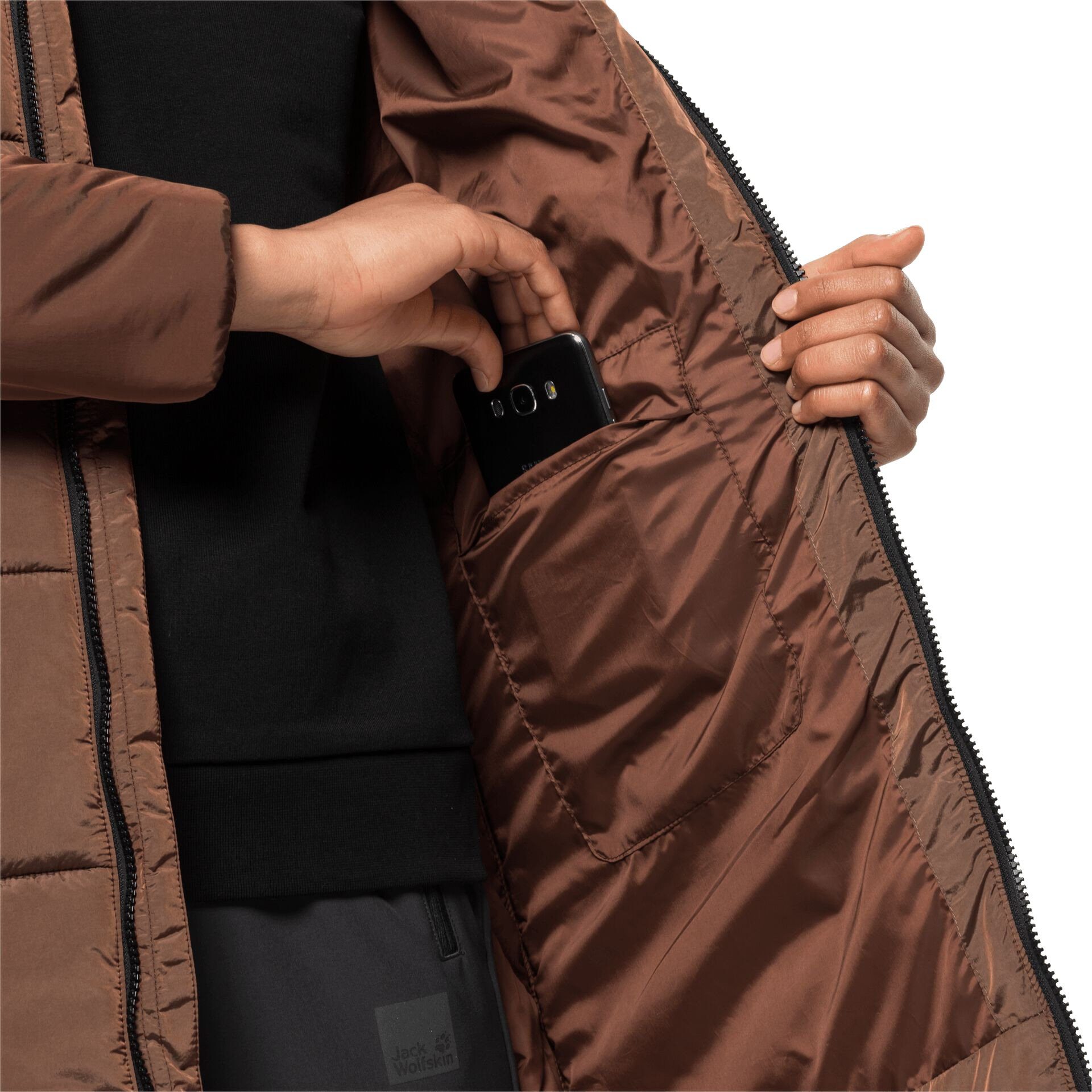 Jack Wolfskin Wintermantel Eisbach Coat (winddicht, wasserabweisend, PFC-frei) 2022 braun Damen