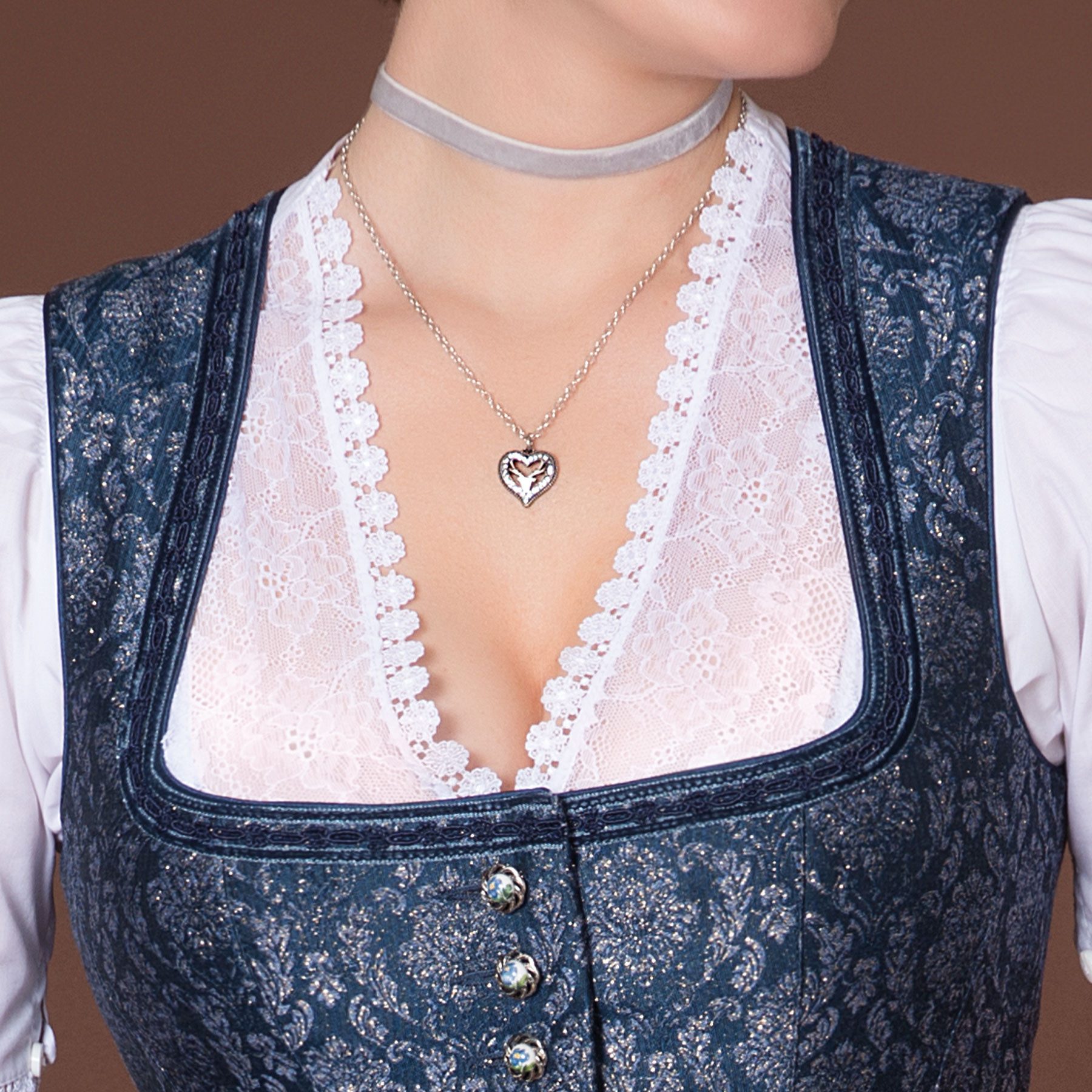 Alpenflüstern Choker Trachten-Samt-Kropfband Strassherz-Hirsch-Kette (grau), - nostalgische Trachtenkette enganliegend, Kropfkette elastisch, Damen – Bild 2 von 4