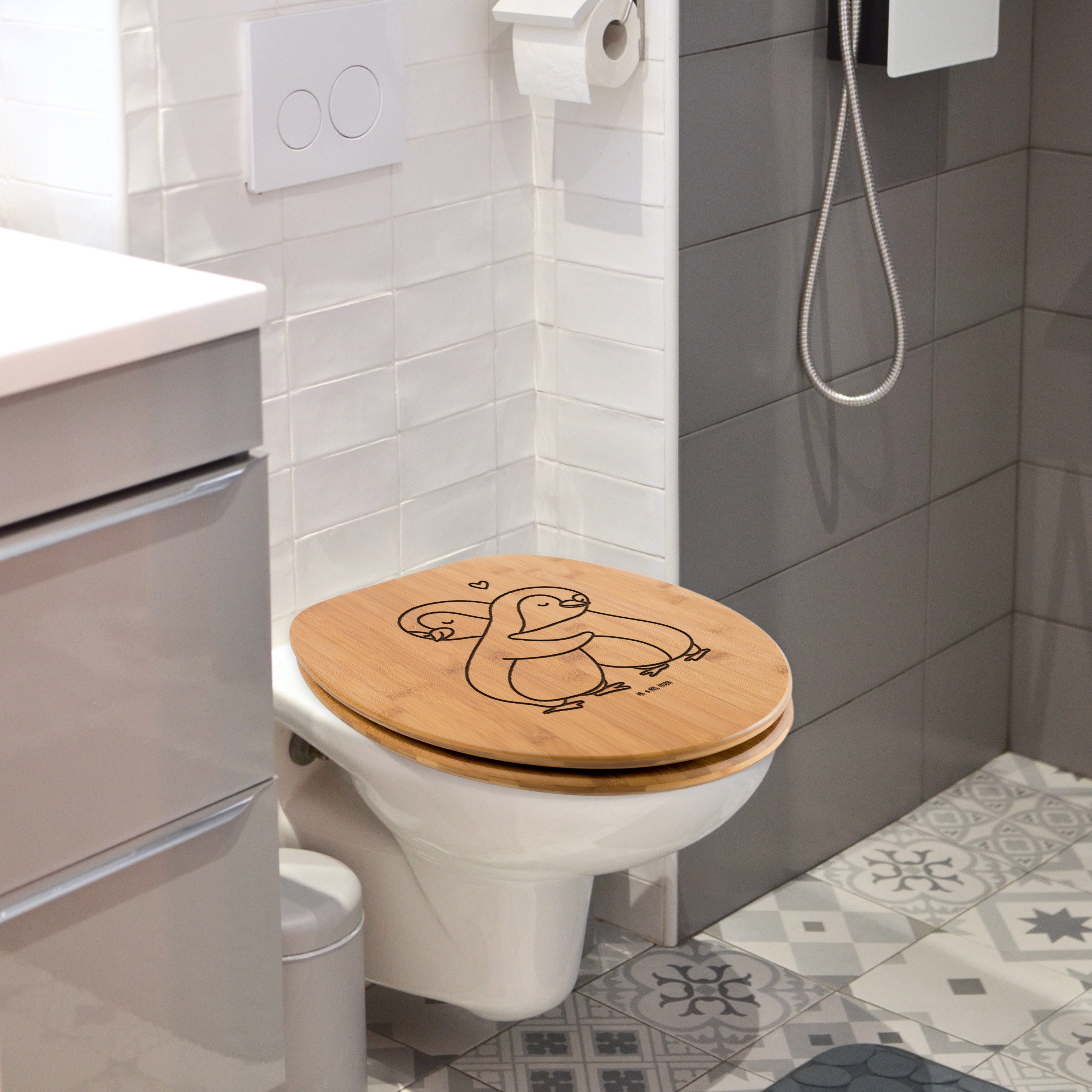 Mr. & Mrs. Panda WC-Sitz Pinguine Kuscheln, WC Sitz, Transparent, Freund, Hochzeitstag, Toilet (Packung), Weißer WC Sitz Jahrestag Bambus Toilettendeckel