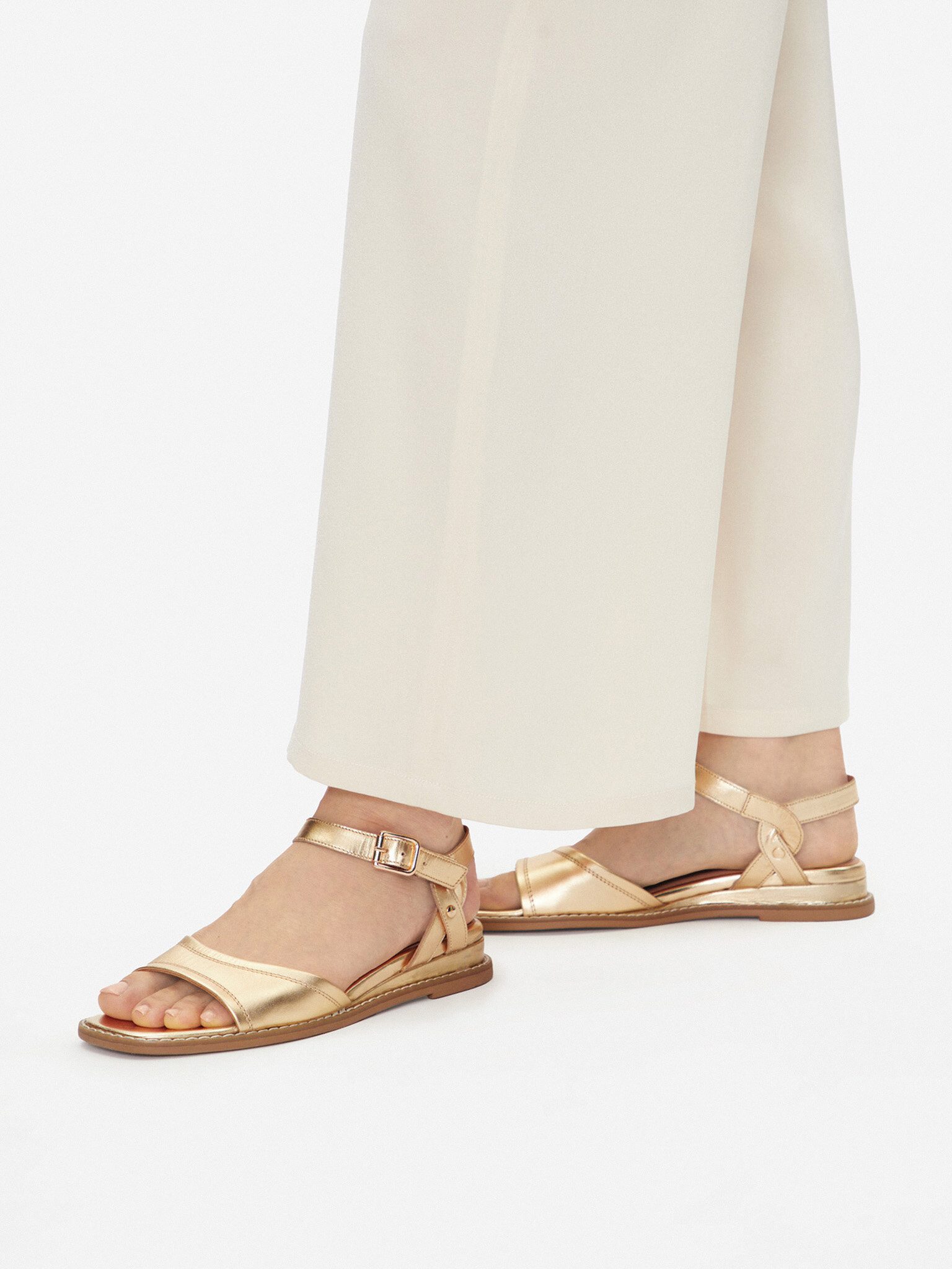 LASOCKI Lasocki Damen Sandals Gold WI33-CS853-HM-03 Sandale