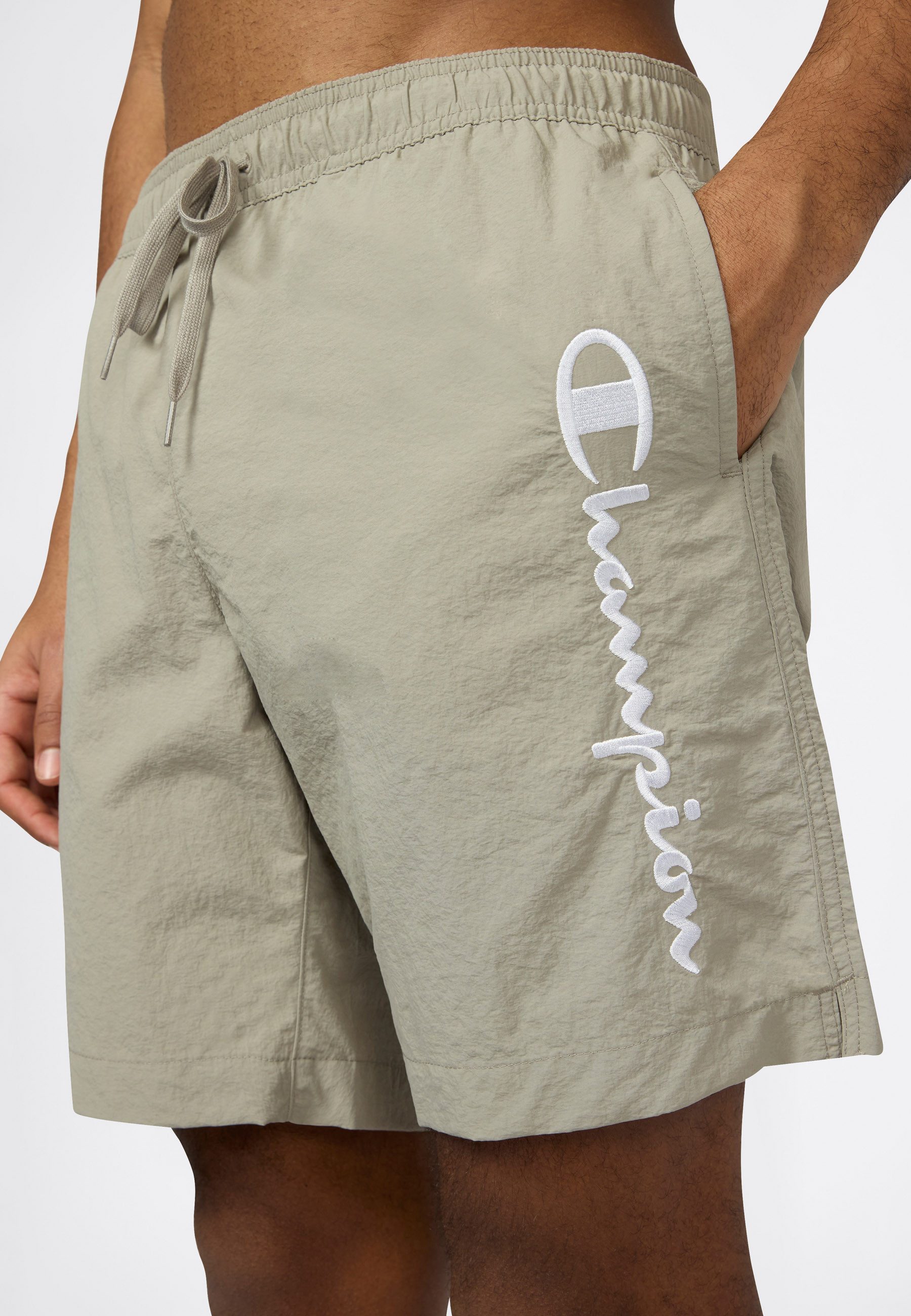 Champion Badeshorts Beachshort Standard Fit mit Logostickerei, unifarben, pflegeleicht, schnell trocknend