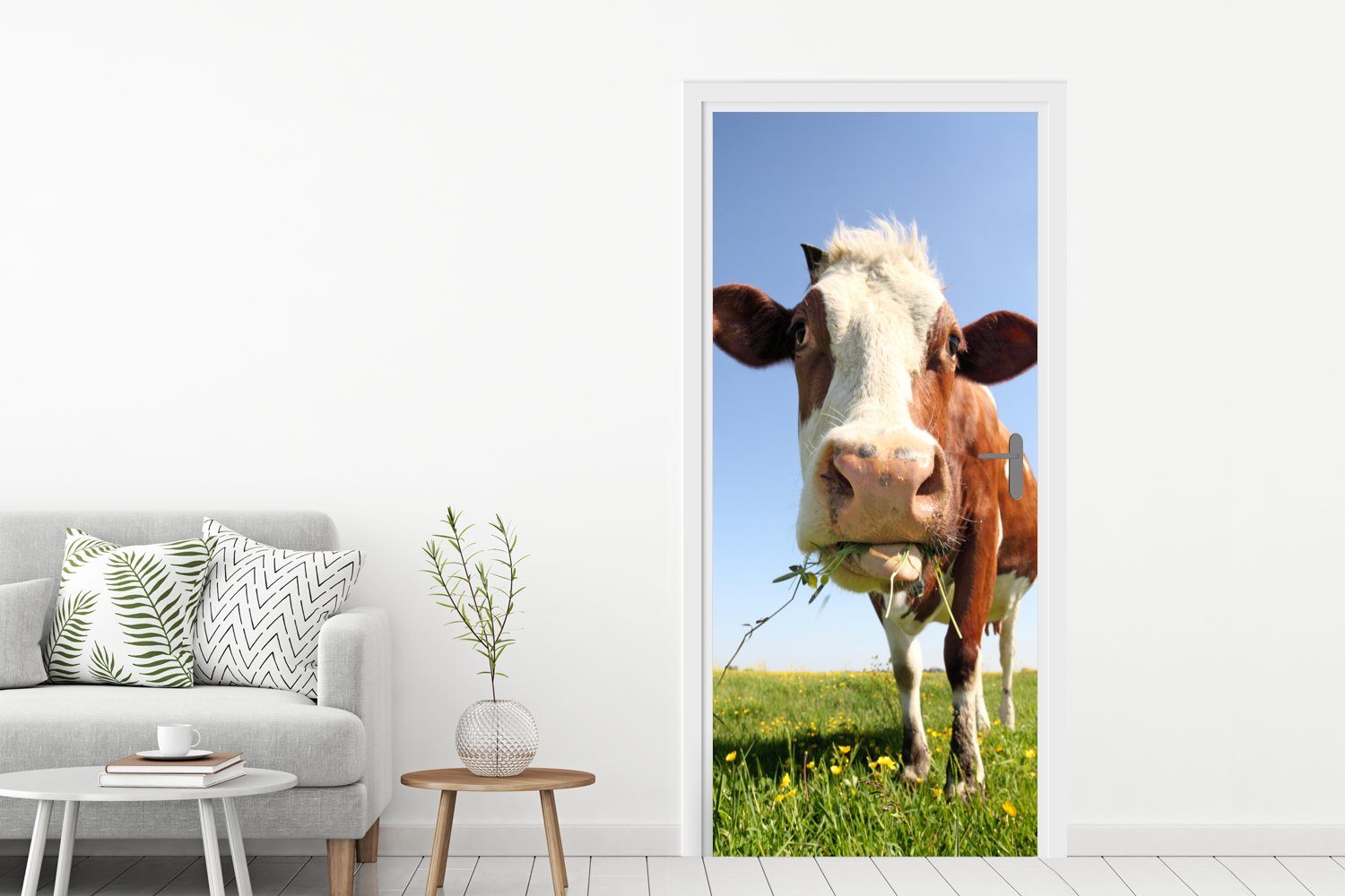 MuchoWow Türtapete Kuh Fototapete Blumen - Gras, Matt, Tiere 75x205 - Tür, St), cm - bedruckt, (1 Türaufkleber, für