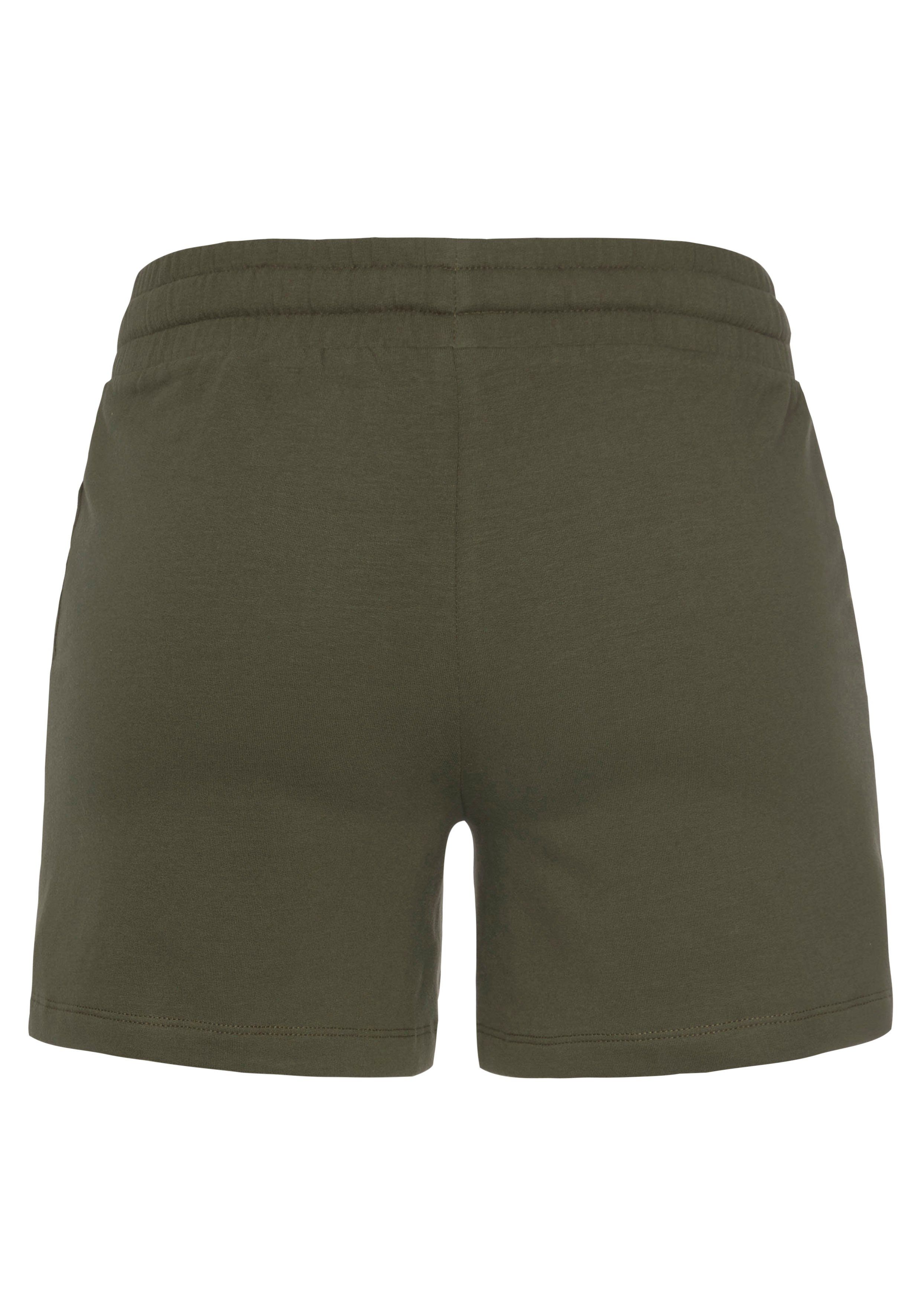 Bench. Loungewear Relaxshorts mit aufgesetzten Taschen, Loungeanzug