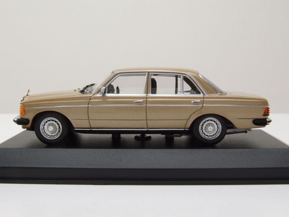 Maxichamps Modellauto Mercedes 230E W123 1982 gold metallic, Maßstab 1:43