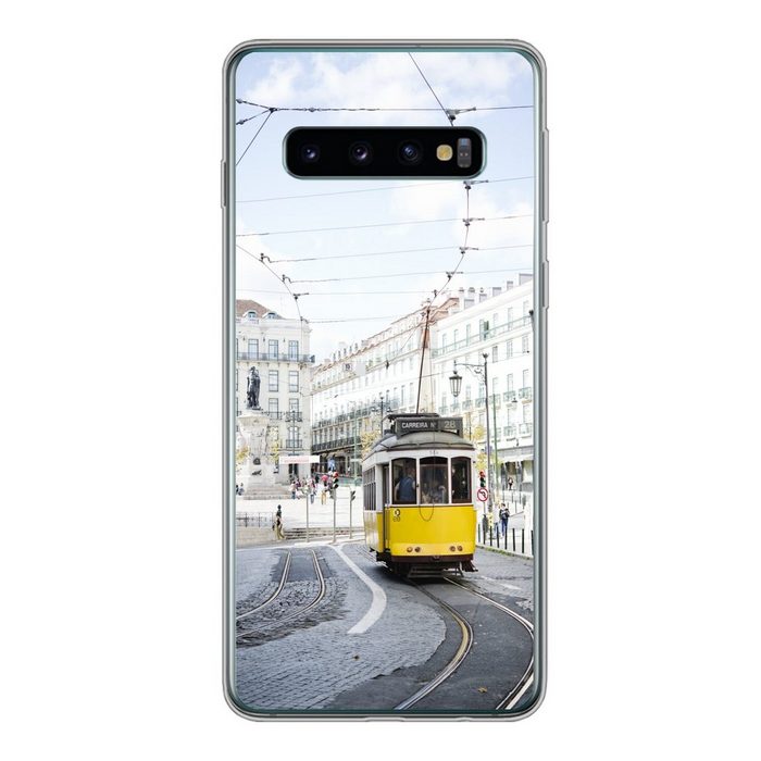 MuchoWow Handyhülle Eine gelbe Straßenbahn mit einer Seilbahn fährt durch Lissabon Phone Case Handyhülle Samsung Galaxy S10 Silikon Schutzhülle