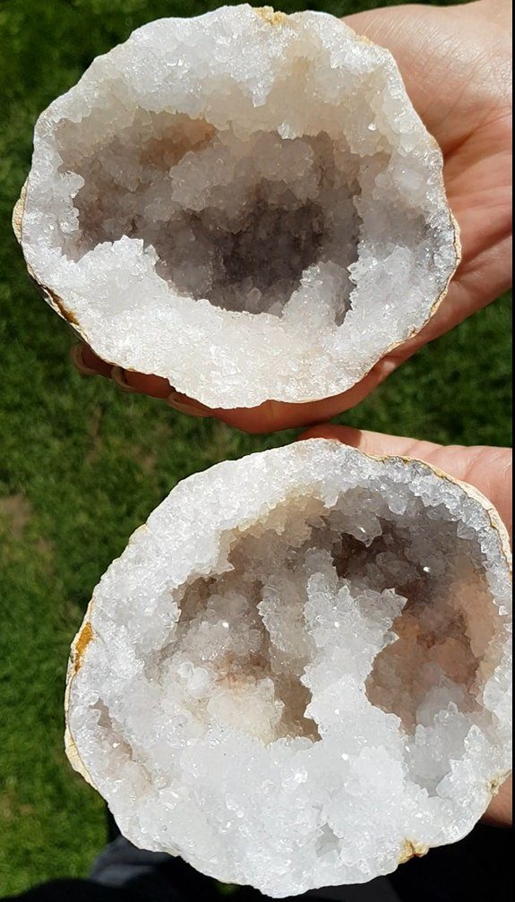 Steinfixx® Mineralstein Exclusive mächtige Kristallgeode zum selber aufbrechen, Partyspass, (44 Millionen Jahre alt Marokko, Kristalldruse geschlossen zum aufbrechen, weiße Kristalle im inneren), grosse Knackgeode von 6-20 cm Durchmesser, Glücksdruse, break your own