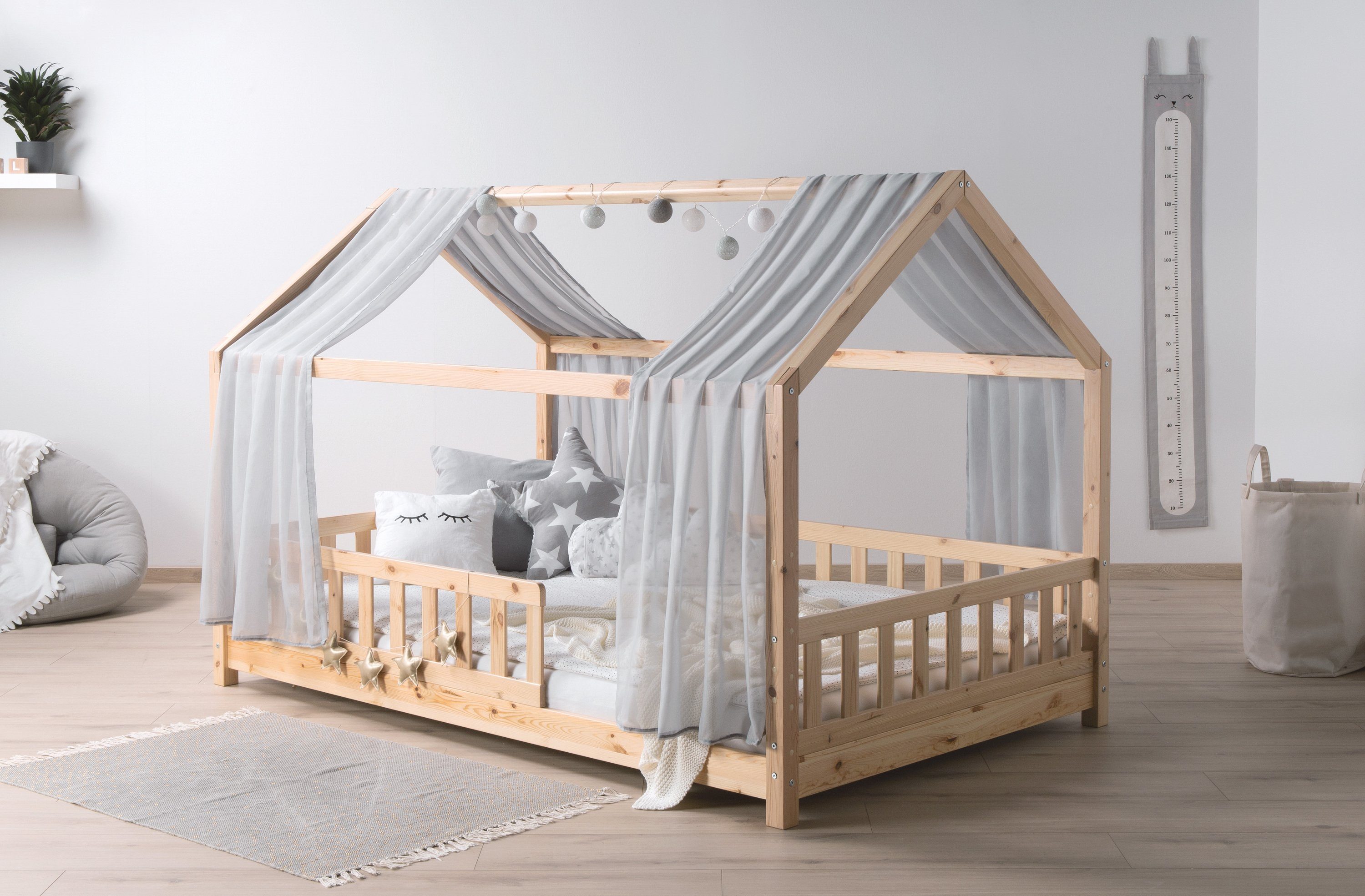 Hausbett Kim mit Rausfallschutz aus Kiefer
