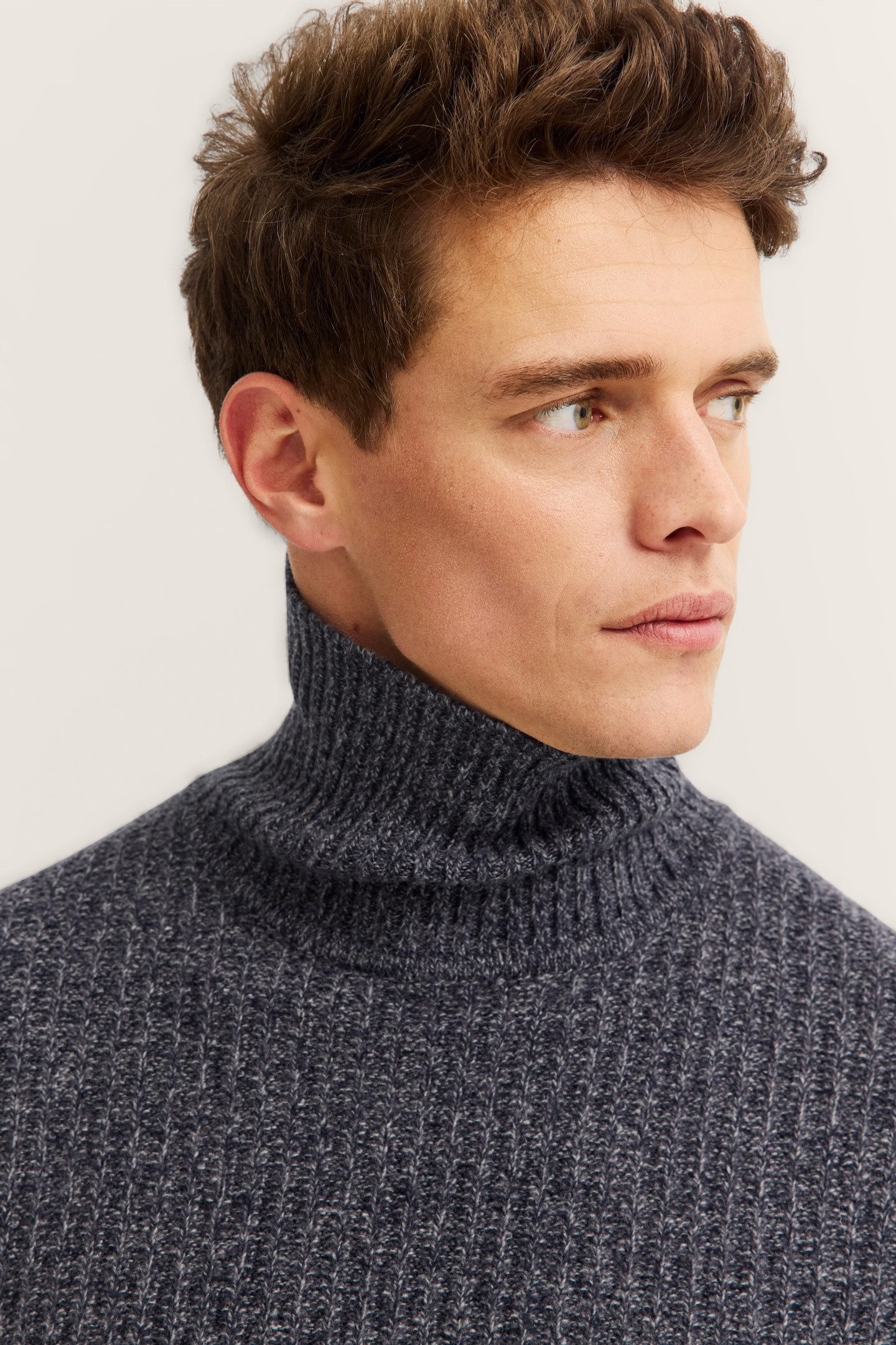 bugatti Rollkragenpullover Regular Fit Grobstrick aus einem Wollmix