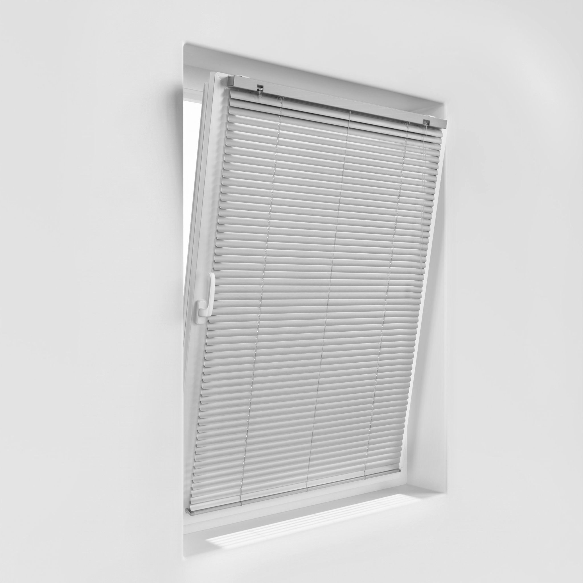 Victoria M. Jalousie Aluminium Jalousie, 40 x 130 cm, silber glänzend, mit Bohrenohne Bohren, freihängend, Sicht- Licht- und Blendschutz, inkl. Klemmclips