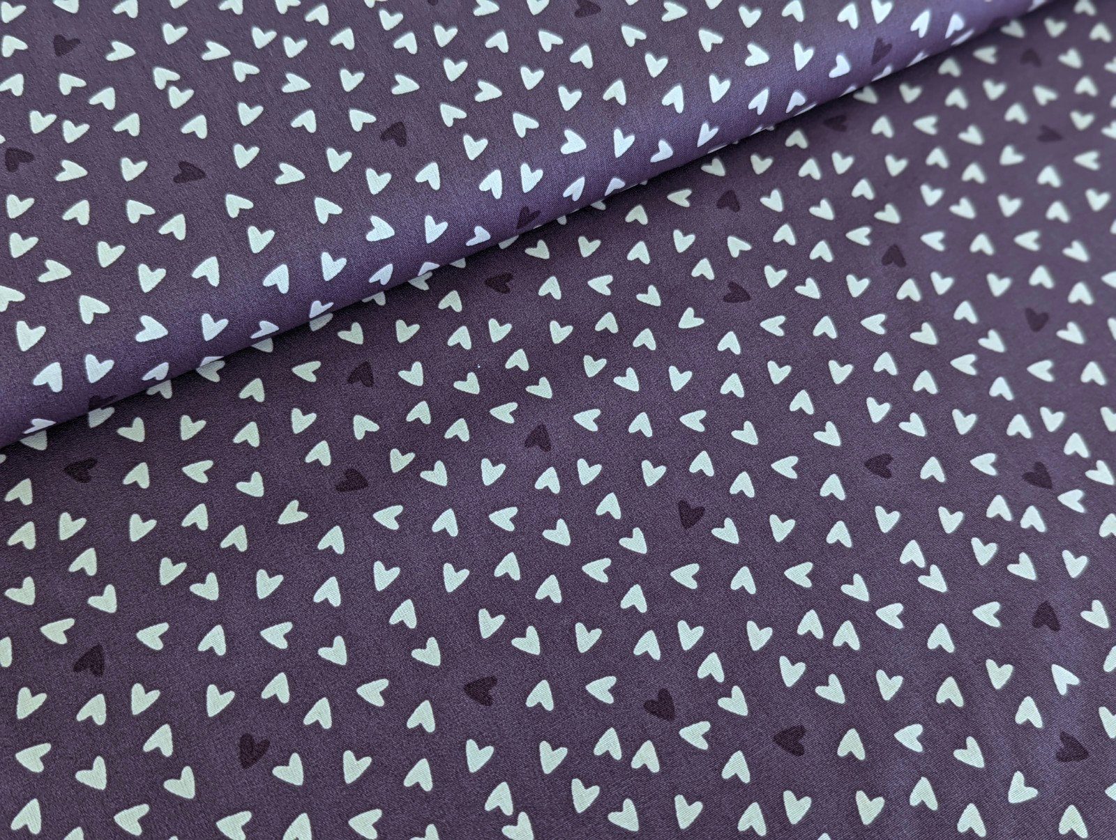 Stoff Baumwollstoff Poplin Sweet Herzen auf Lila Stoff Meterware